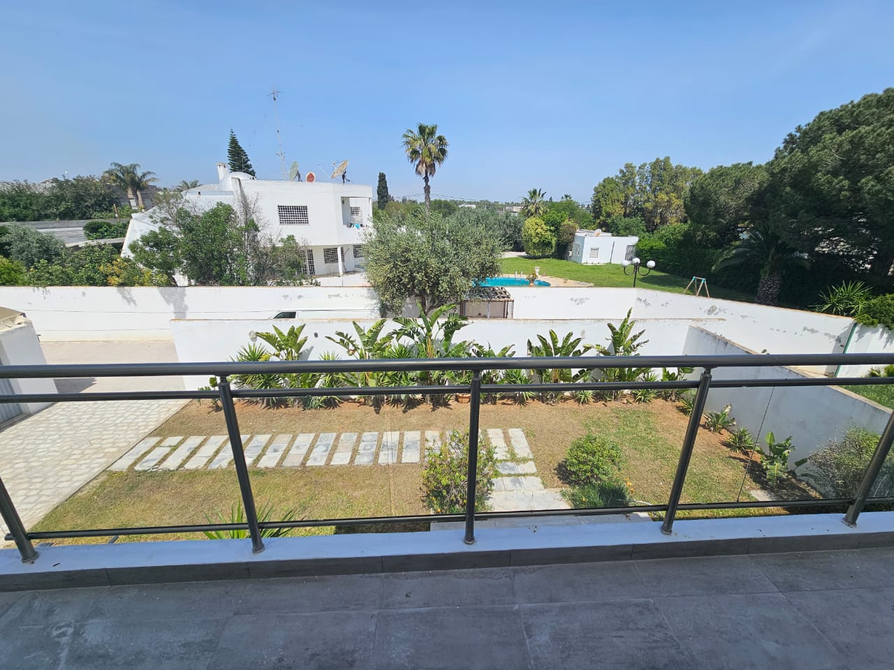 Ain Zaghouan&nbsp;Ain Zaghouan&nbsp;Location&nbsp;Appart. 4 pi�ces&nbsp;Une belle villa tr�s spacieuse la nv soukra
