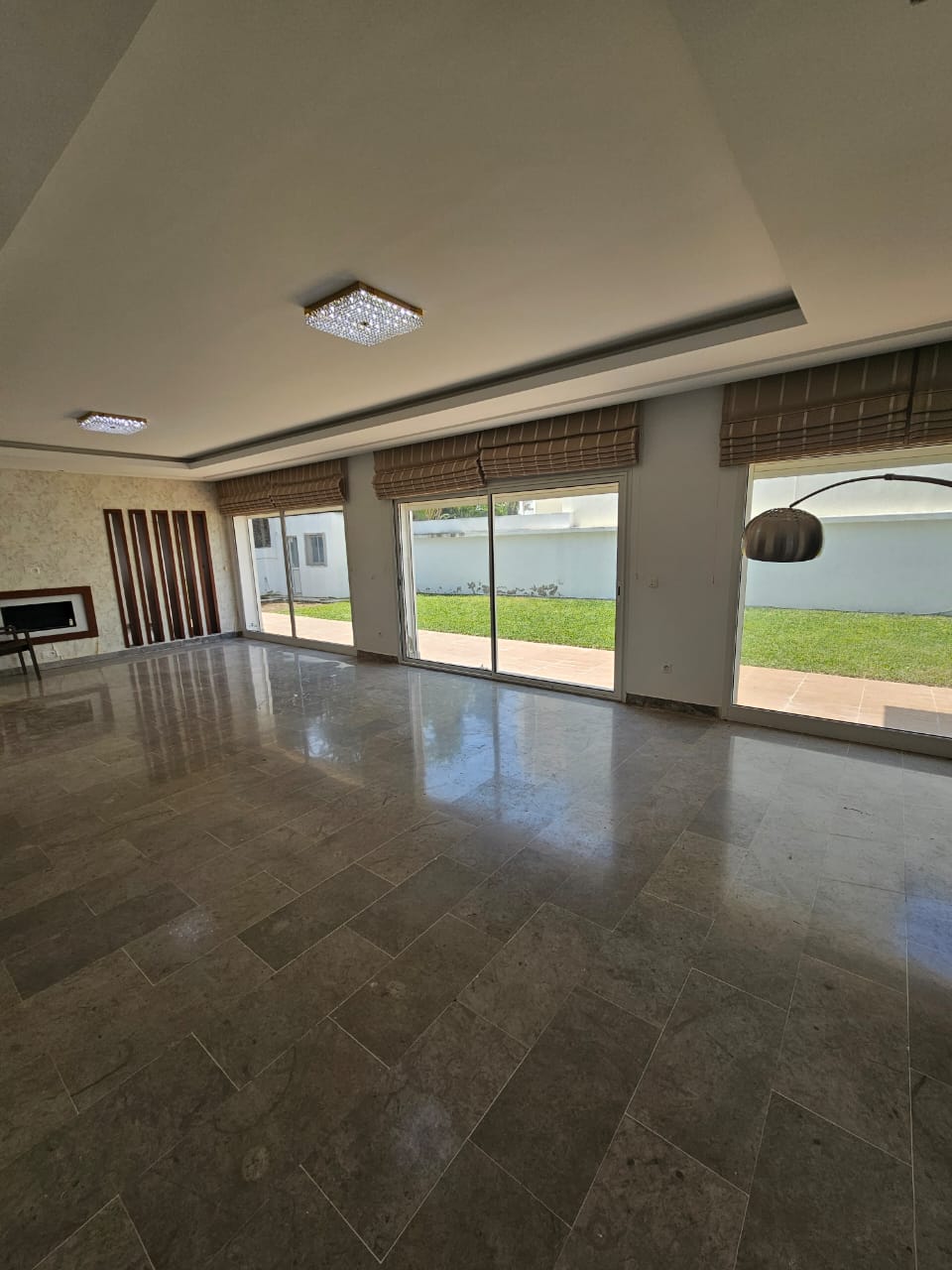 Ain Zaghouan&nbsp;Ain Zaghouan&nbsp;Location&nbsp;Appart. 4 pi�ces&nbsp;Une belle villa tr�s spacieuse la nv soukra
