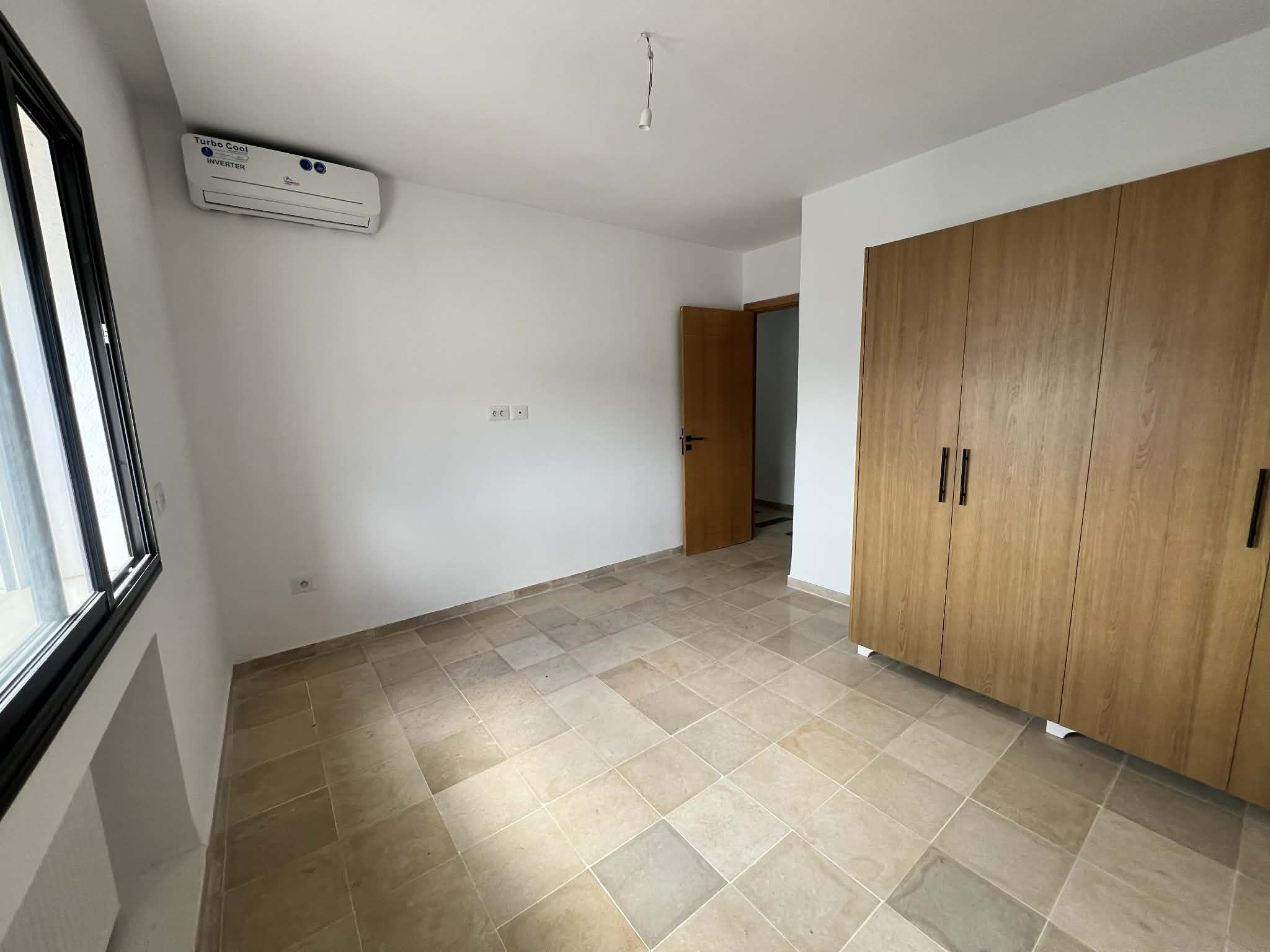 La Soukra&nbsp;La Soukra&nbsp;Vente&nbsp;Appart. 3 pi�ces&nbsp;S 2 jamais habit� avec pp 350 md