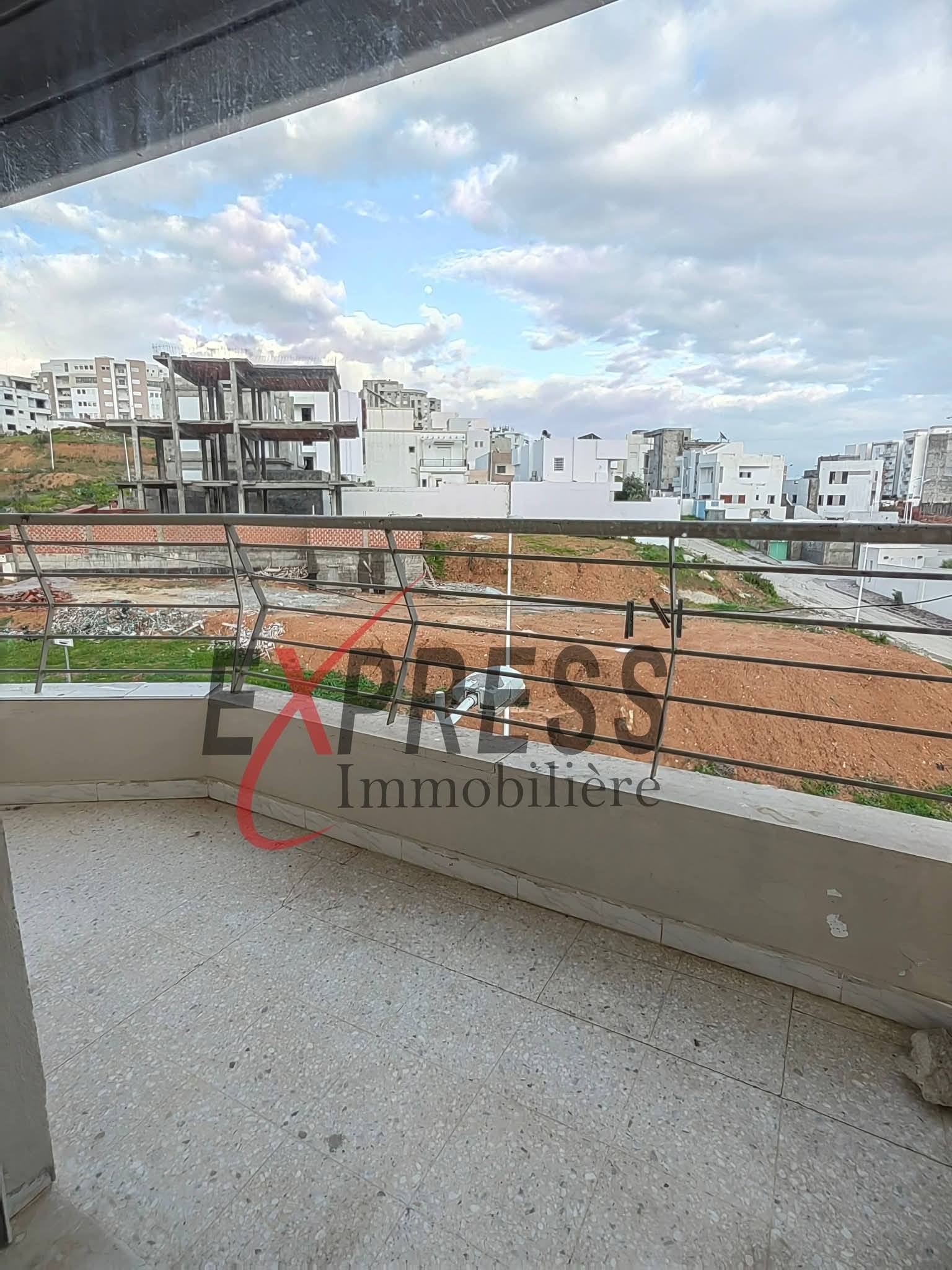 Mnihla&nbsp;Jardins d'el Menzah&nbsp;Location&nbsp;Appart. 3 pi�ces&nbsp;Appartement s2 � jardin menzah 2