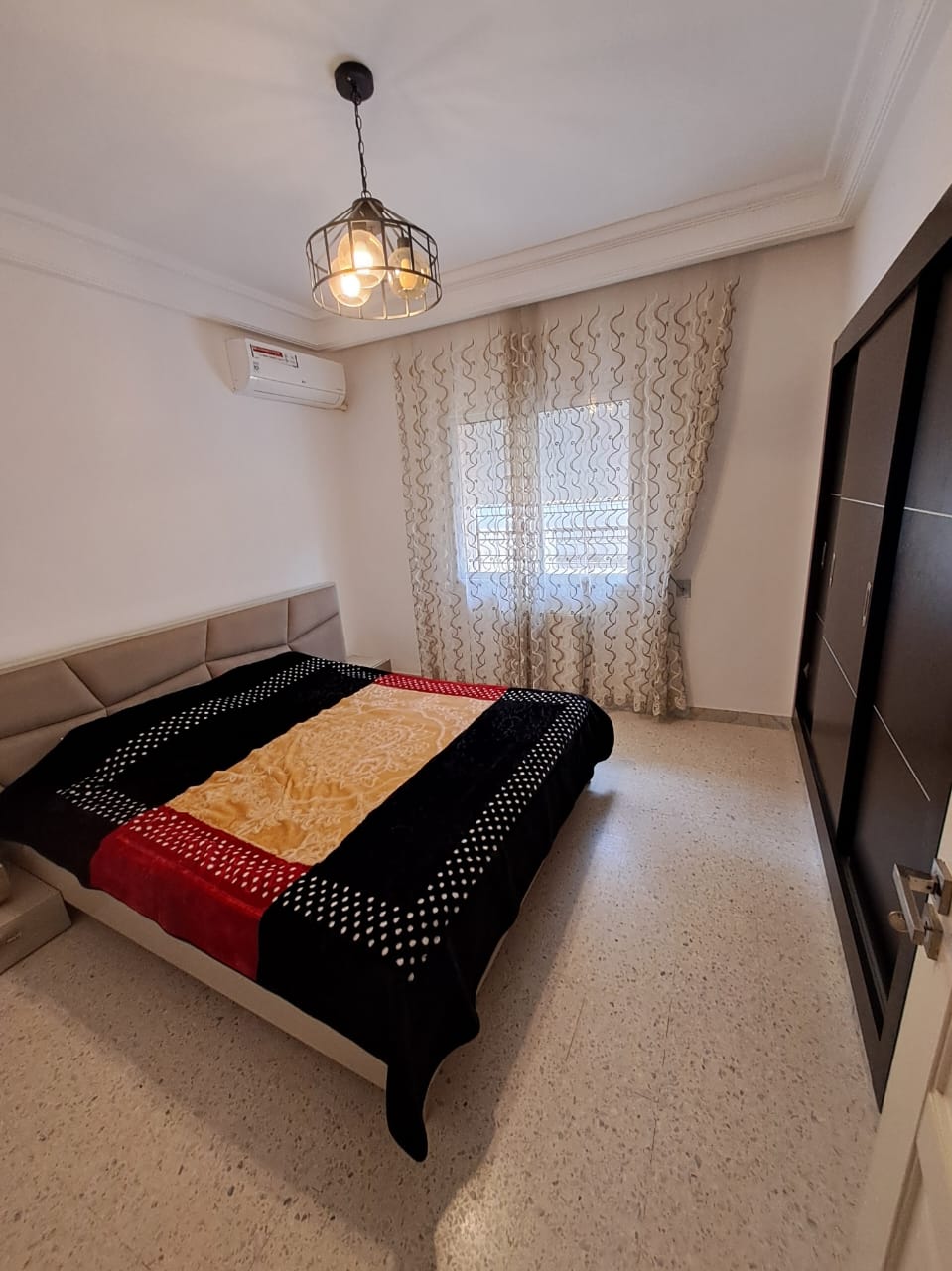 La Marsa&nbsp;El Aouina&nbsp;Location&nbsp;Appart. 5 pi�ces+&nbsp;Partc l s4 meubl� neuf cit� wahat � l'ann�e