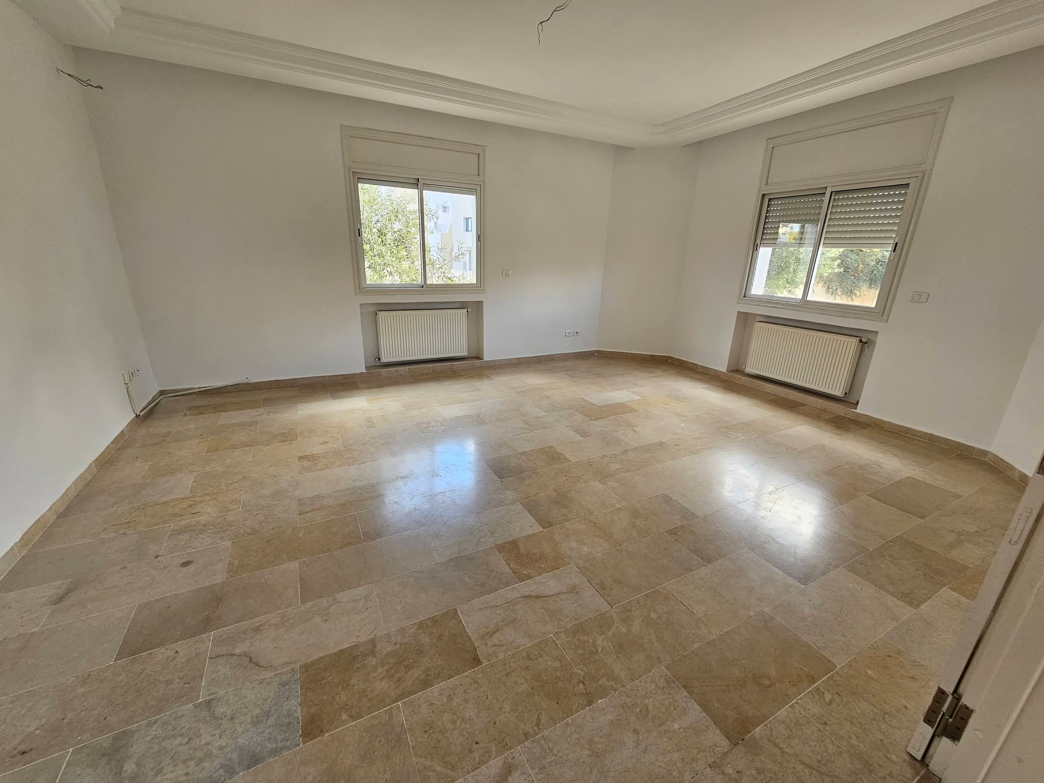 Mnihla&nbsp;Jardins d'el Menzah&nbsp;Location&nbsp;Appart. 5 pi�ces+&nbsp;Etage de villa s4 1650d