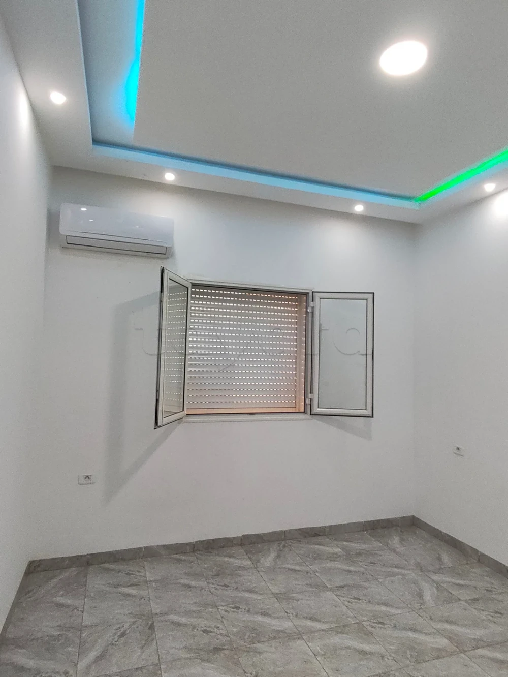 La Marsa&nbsp;Cite Bhar Lazreg&nbsp;Location&nbsp;Appart. 1 pi�ce&nbsp;S plus 1 avec entr�e independant