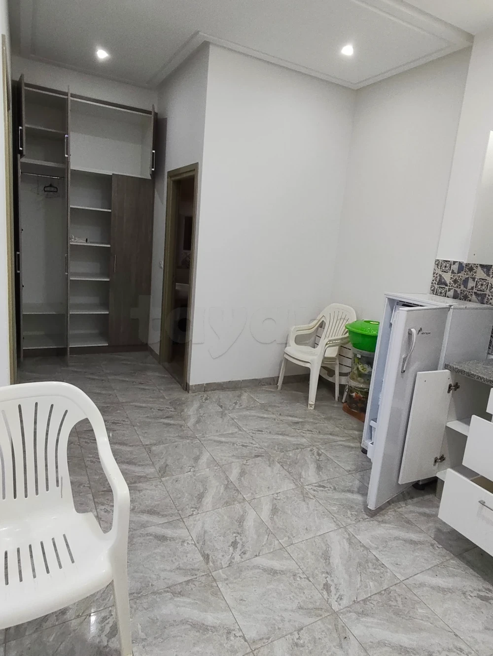 La Marsa&nbsp;Cite Bhar Lazreg&nbsp;Location&nbsp;Appart. 1 pi�ce&nbsp;S plus 1 avec entr�e independant