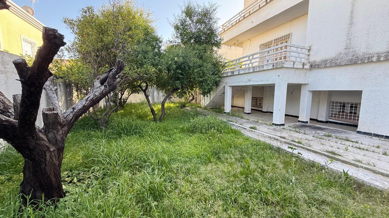 Ariana Ville&nbsp;El Menzah 6&nbsp;Vente&nbsp;Maisons&nbsp;Villa sur trois niveaux a menzah 6
