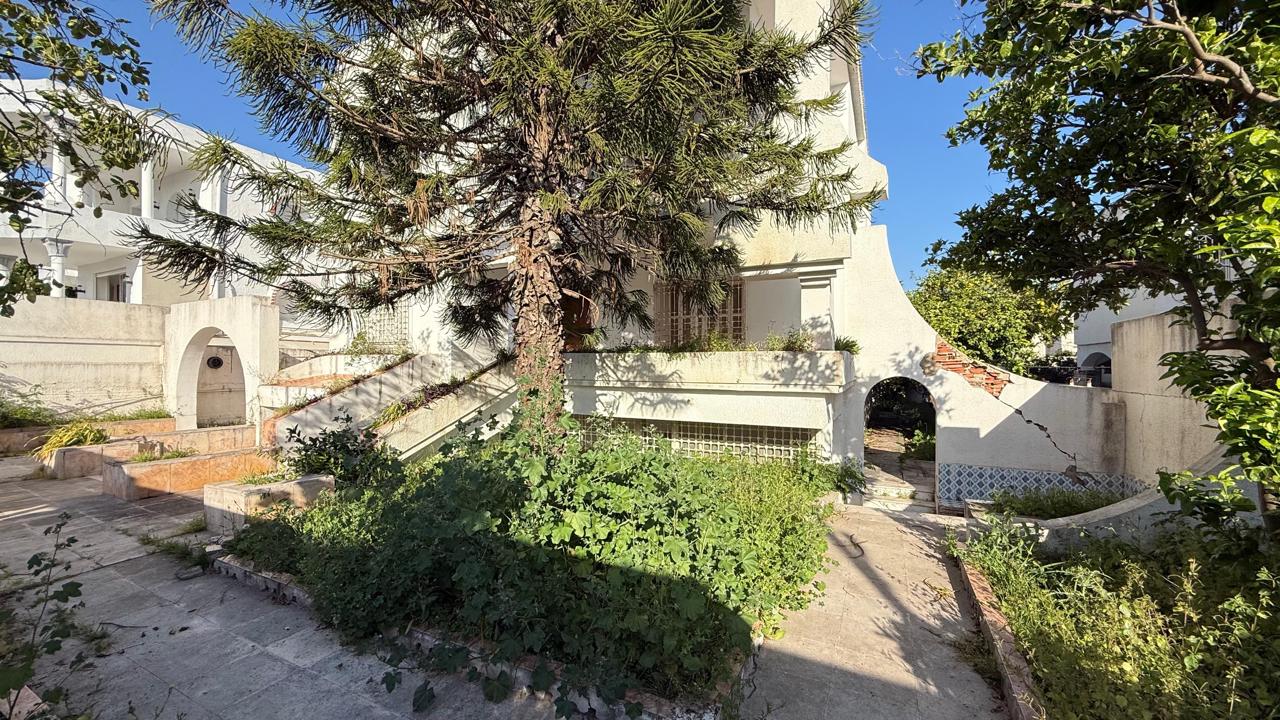 Ariana Ville&nbsp;El Menzah 6&nbsp;Vente&nbsp;Maisons&nbsp;Villa sur trois niveaux a menzah 6
