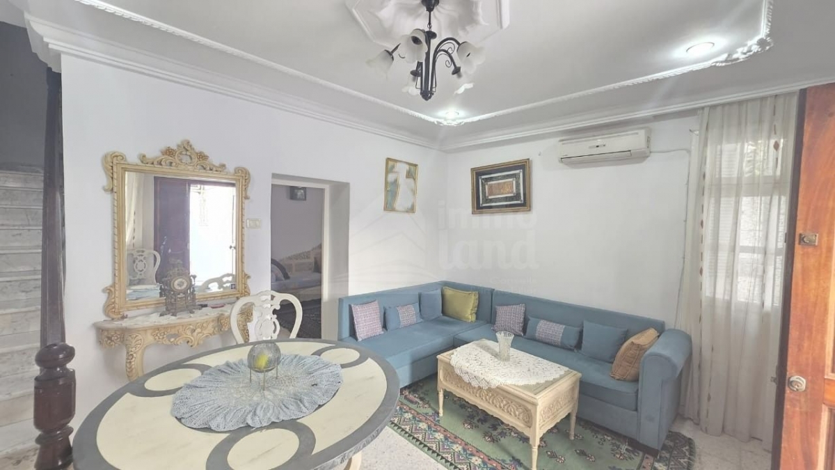 Ariana Ville&nbsp;El Menzah 8&nbsp;Vente&nbsp;Duplex&nbsp;Duplex jumele s5 a cite el mileha