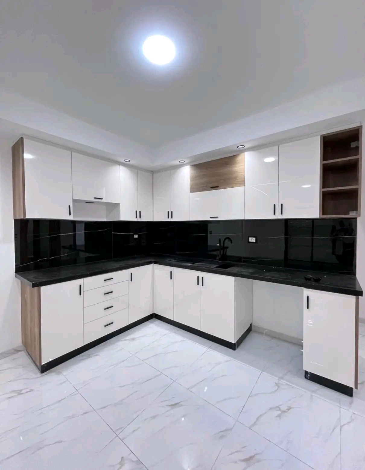 Hammam El Ghezaz&nbsp;Ezzahra&nbsp;Vente&nbsp;Appart. 2 pi�ces&nbsp;Appartement au rdc avec piscine a plage ezzahra