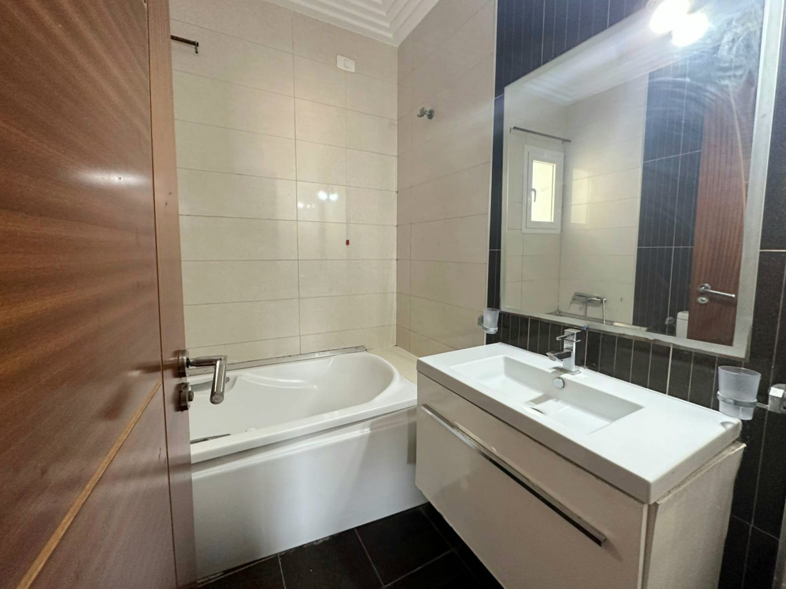 Ain Zaghouan&nbsp;Jardins de Carthage&nbsp;Location&nbsp;Appart. 4 pi�ces&nbsp;App s3 jardin de carthage pr�s de monoprix
