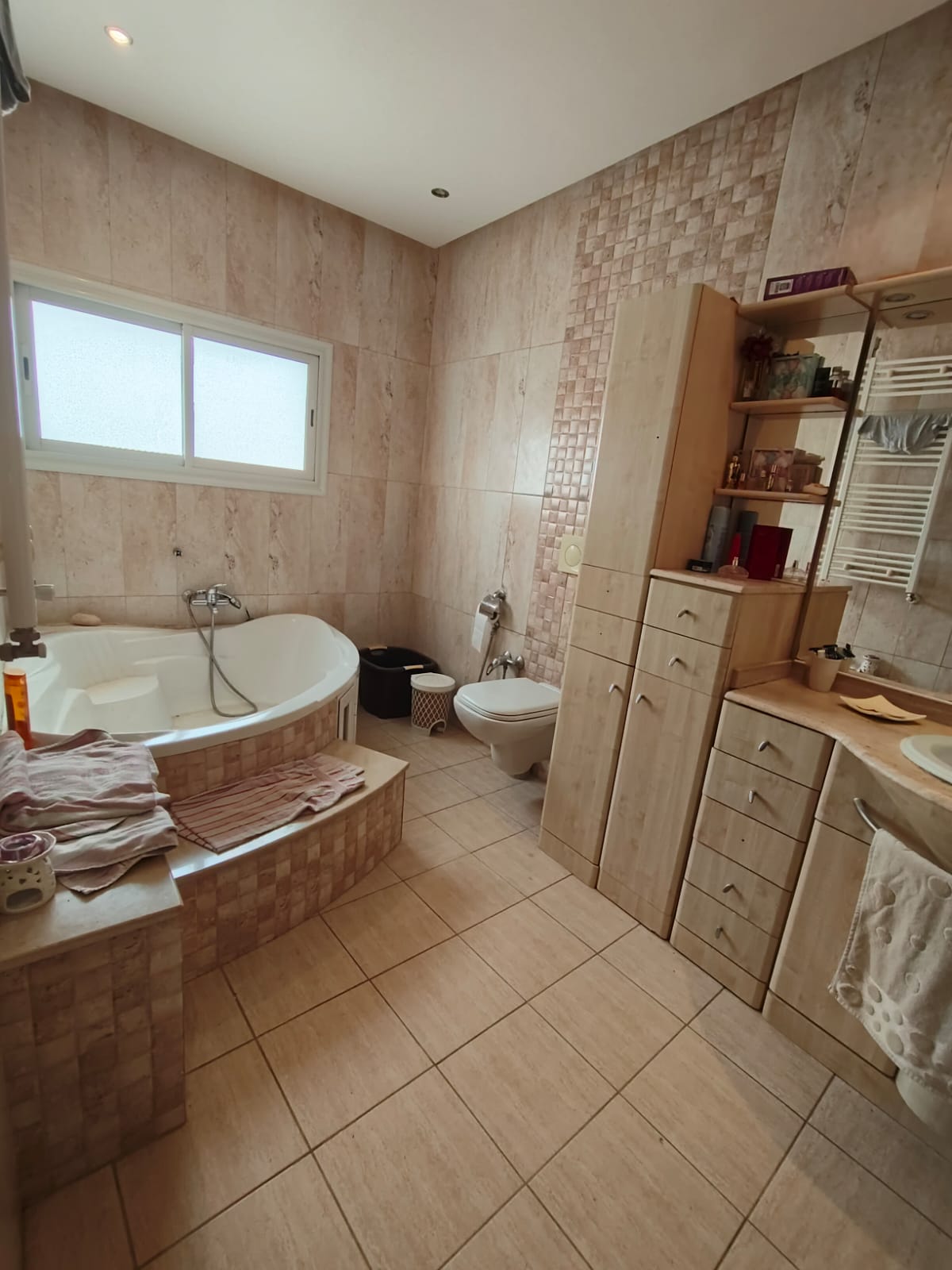 Ariana Ville&nbsp;Cite Ennouzha&nbsp;Vente&nbsp;Duplex&nbsp;Cit� ennozha vnt duplex hs