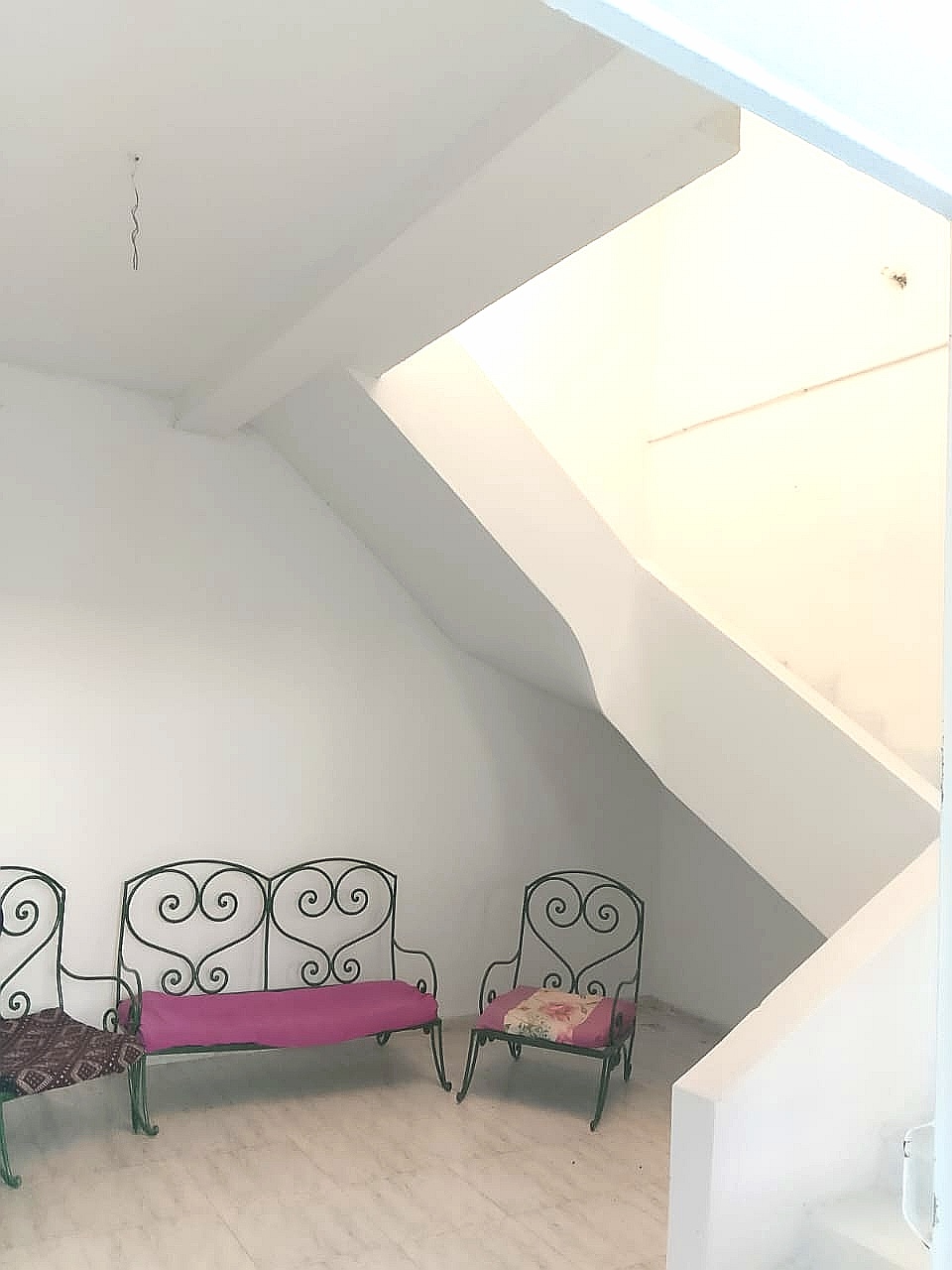 Raoued&nbsp;Cite Des Juges&nbsp;Vente&nbsp;Maisons&nbsp;Villa 2�me maison et 2 locaux