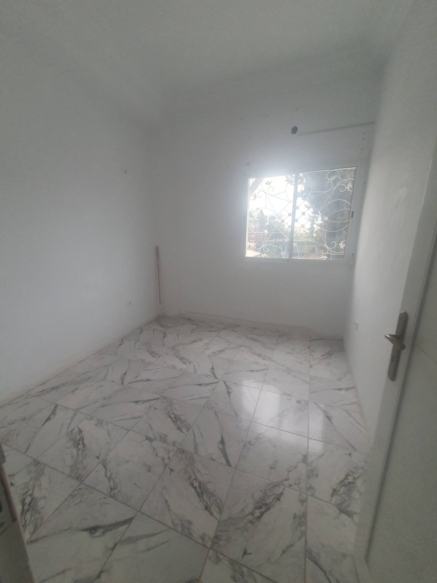 El Menzah&nbsp;El Manar 2&nbsp;Location&nbsp;Appart. 2 pi�ces&nbsp;Joli bureau a�
