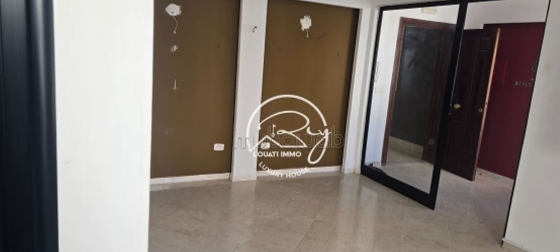 La Marsa&nbsp;Berge Du Lac&nbsp;Location&nbsp;Surfaces&nbsp;Local bureautique ou esth�tique � lac 2