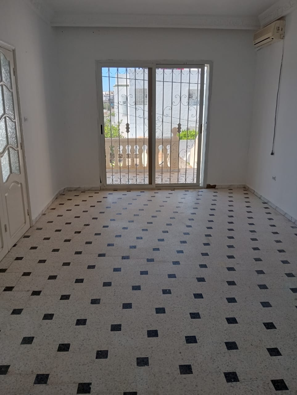 Le Bardo&nbsp;Ksar Said&nbsp;Location&nbsp;Appart. 5 pi�ces+&nbsp;Etage de villa a ksar said