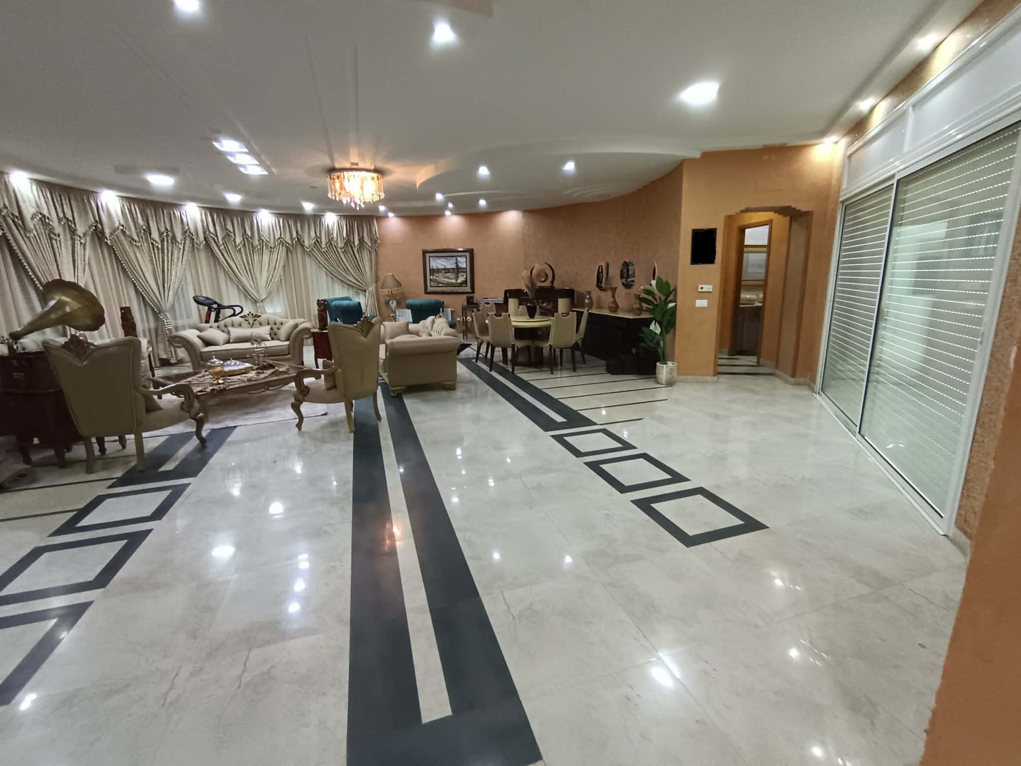 Sfax Ville&nbsp;Sfax&nbsp;Vente&nbsp;Maisons&nbsp;Villa haut standing rte gremda
