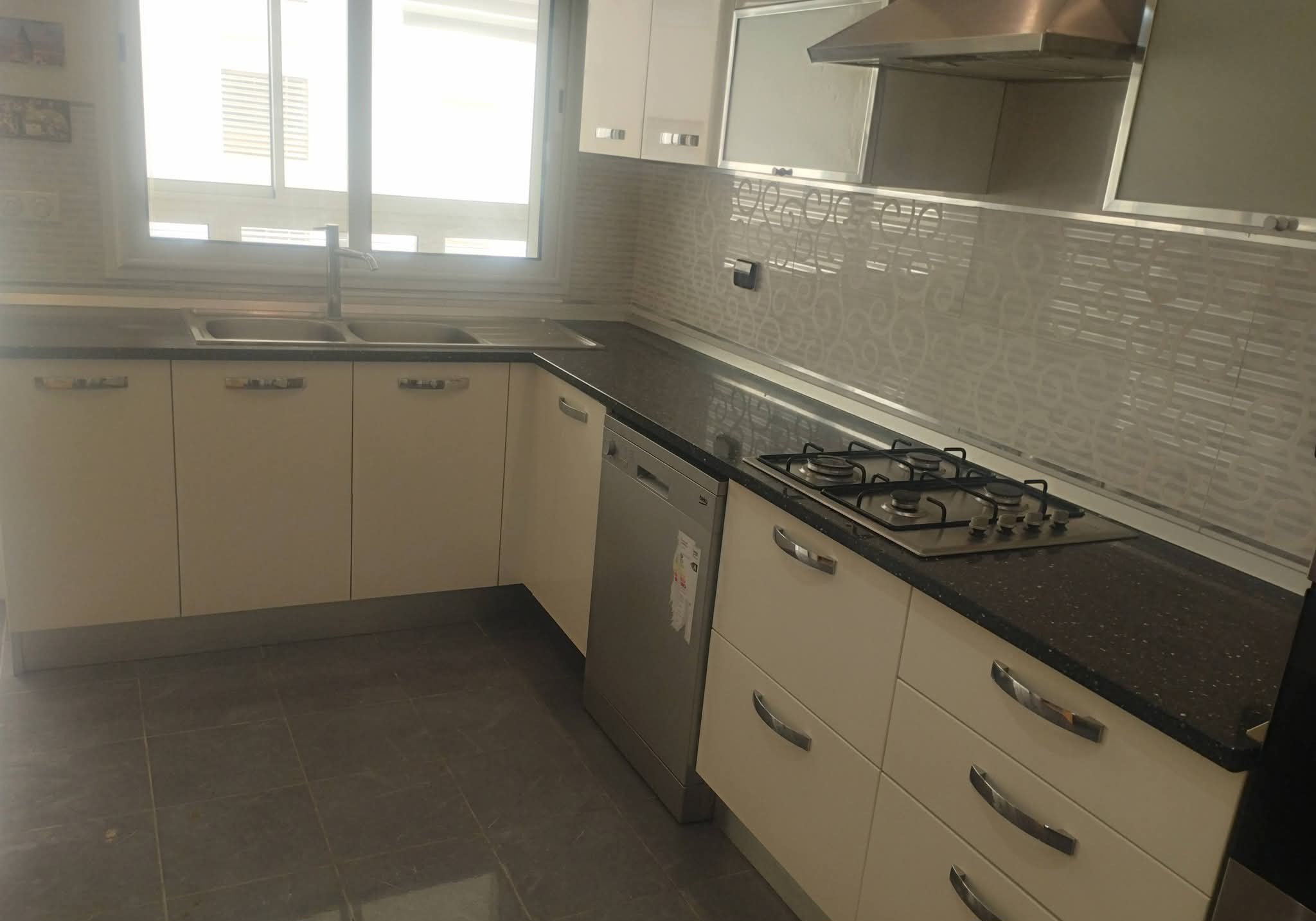 La Marsa&nbsp;Berge Du Lac&nbsp;Location&nbsp;Appart. 4 pi�ces&nbsp;Appartement s plus 3 avec grande terrasse au lac 2