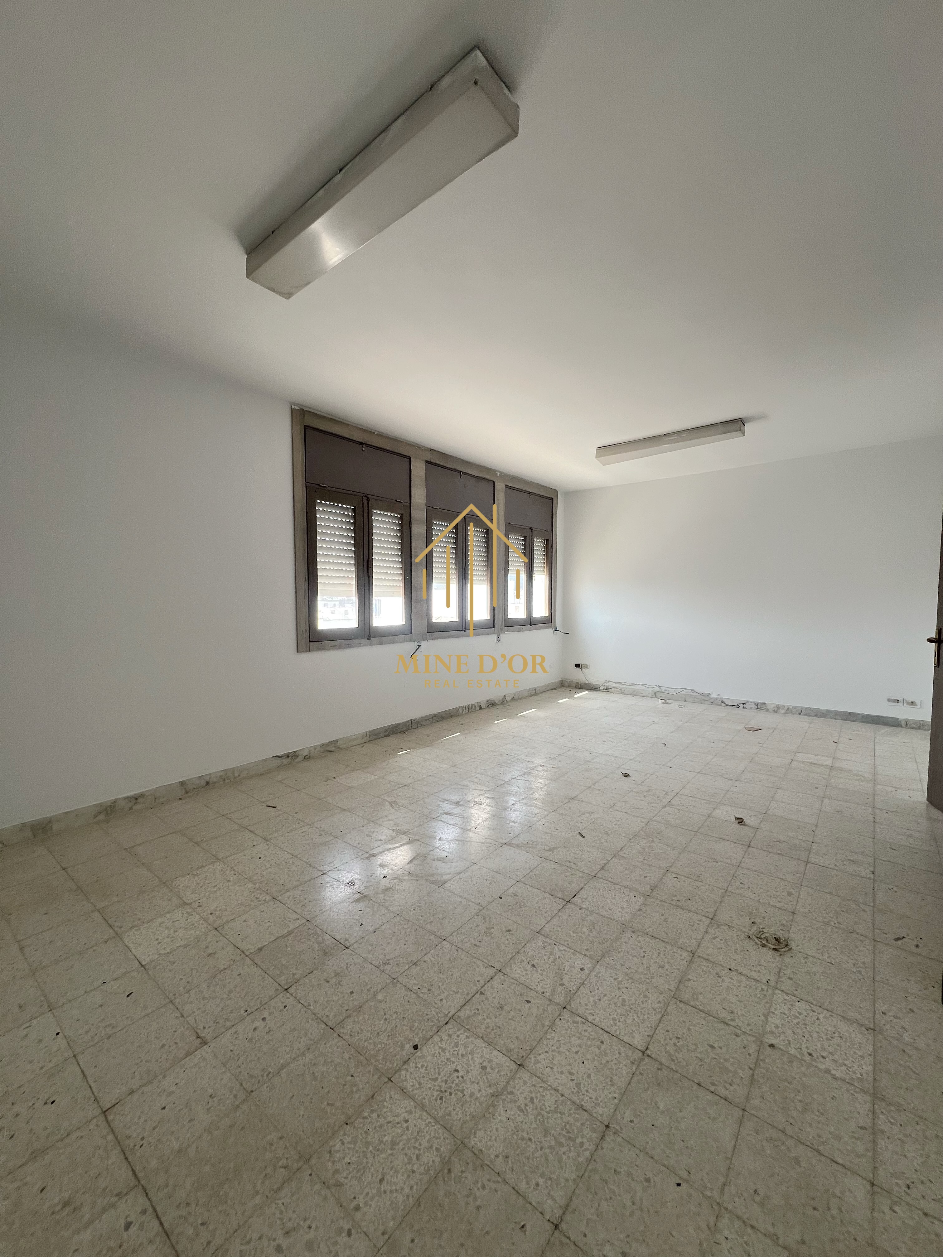 Bab Bhar&nbsp;Montplaisir&nbsp;Bureaux & Commerces&nbsp;Bureau&nbsp;Bureau en h4 a kheireddine pacha montplaisir
