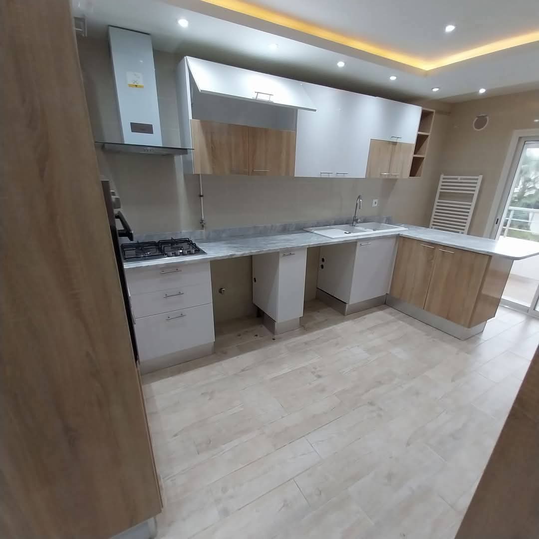 La Marsa&nbsp;Marsa Ennassim&nbsp;Location&nbsp;Appart. 2 pi�ces&nbsp;S2 city el wifak luxueux