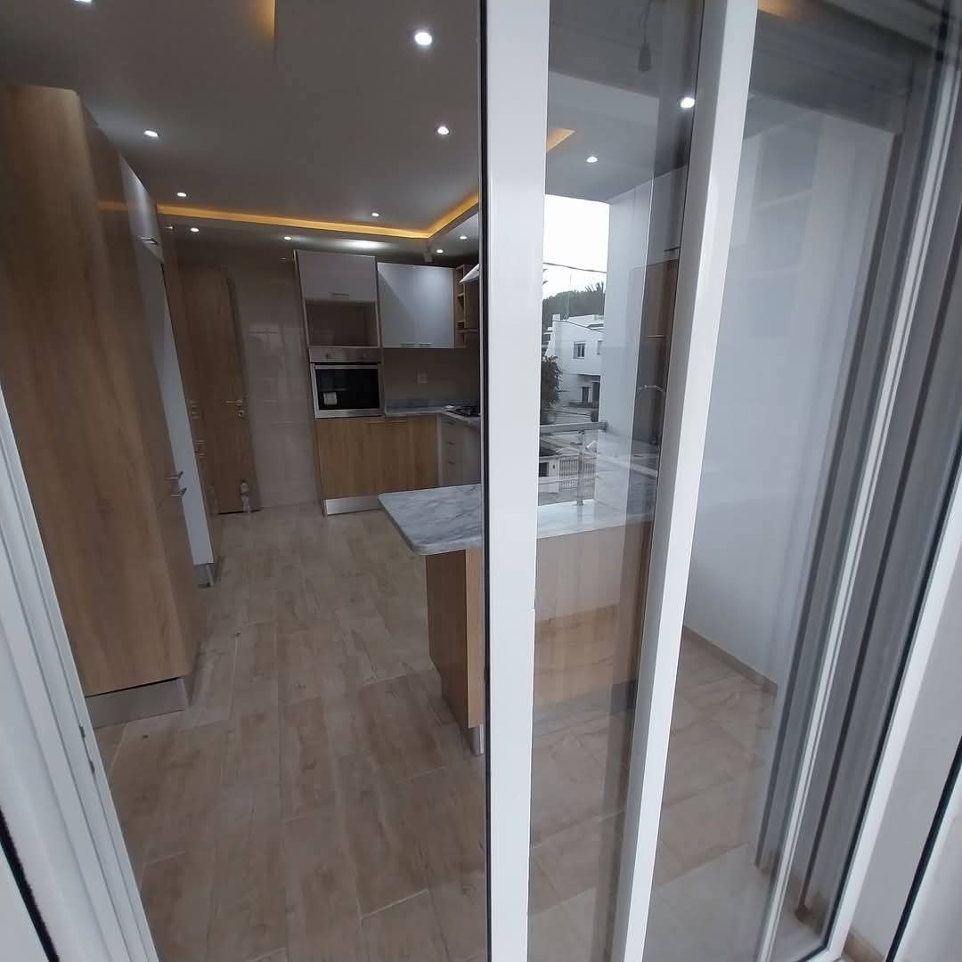 La Marsa&nbsp;Marsa Ennassim&nbsp;Location&nbsp;Appart. 2 pi�ces&nbsp;S2 city el wifak luxueux