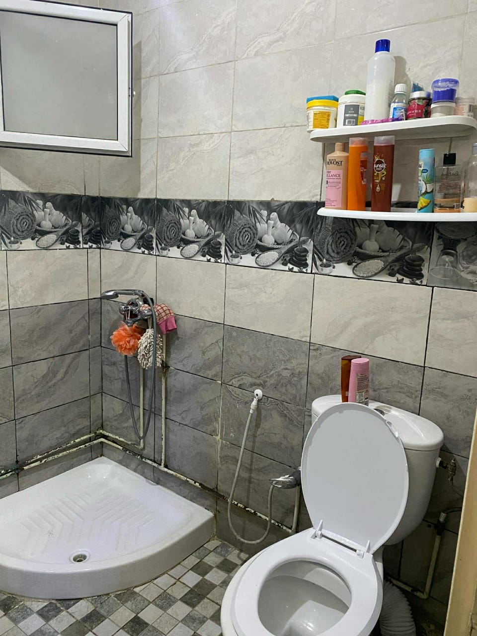 Cite El Khadra&nbsp;Cite El Khadra&nbsp;Location&nbsp;Appart. 3 pi�ces&nbsp;S plus 2 meubl� a la cit� el khadhra wb4491