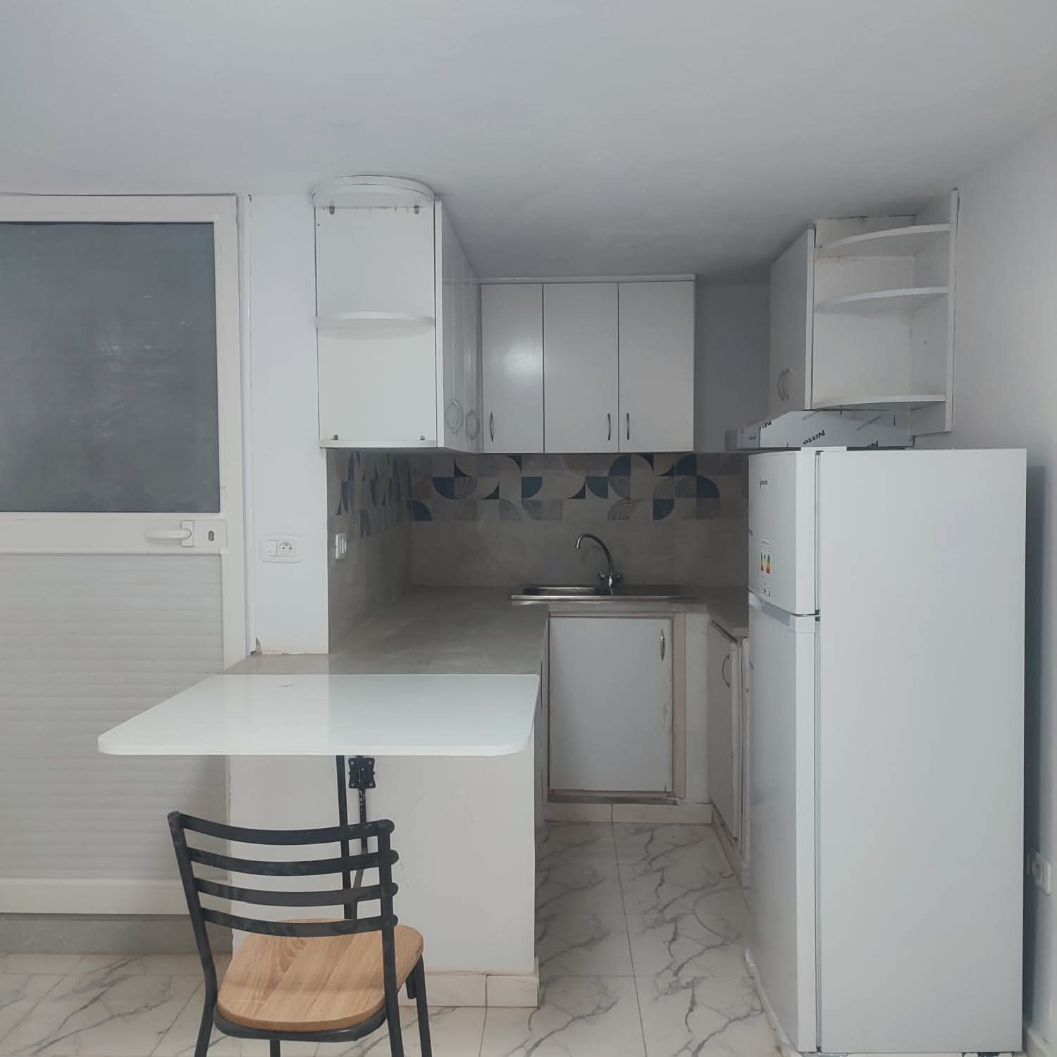 Ariana Ville&nbsp;El Menzah 5&nbsp;Location&nbsp;Maisons&nbsp;Studio s0 meubl� aux uv4 wb4374