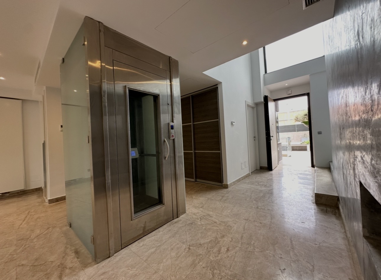 La Soukra&nbsp;Chotrana 1&nbsp;Vente&nbsp;Duplex&nbsp;Av triplex soukra luxe