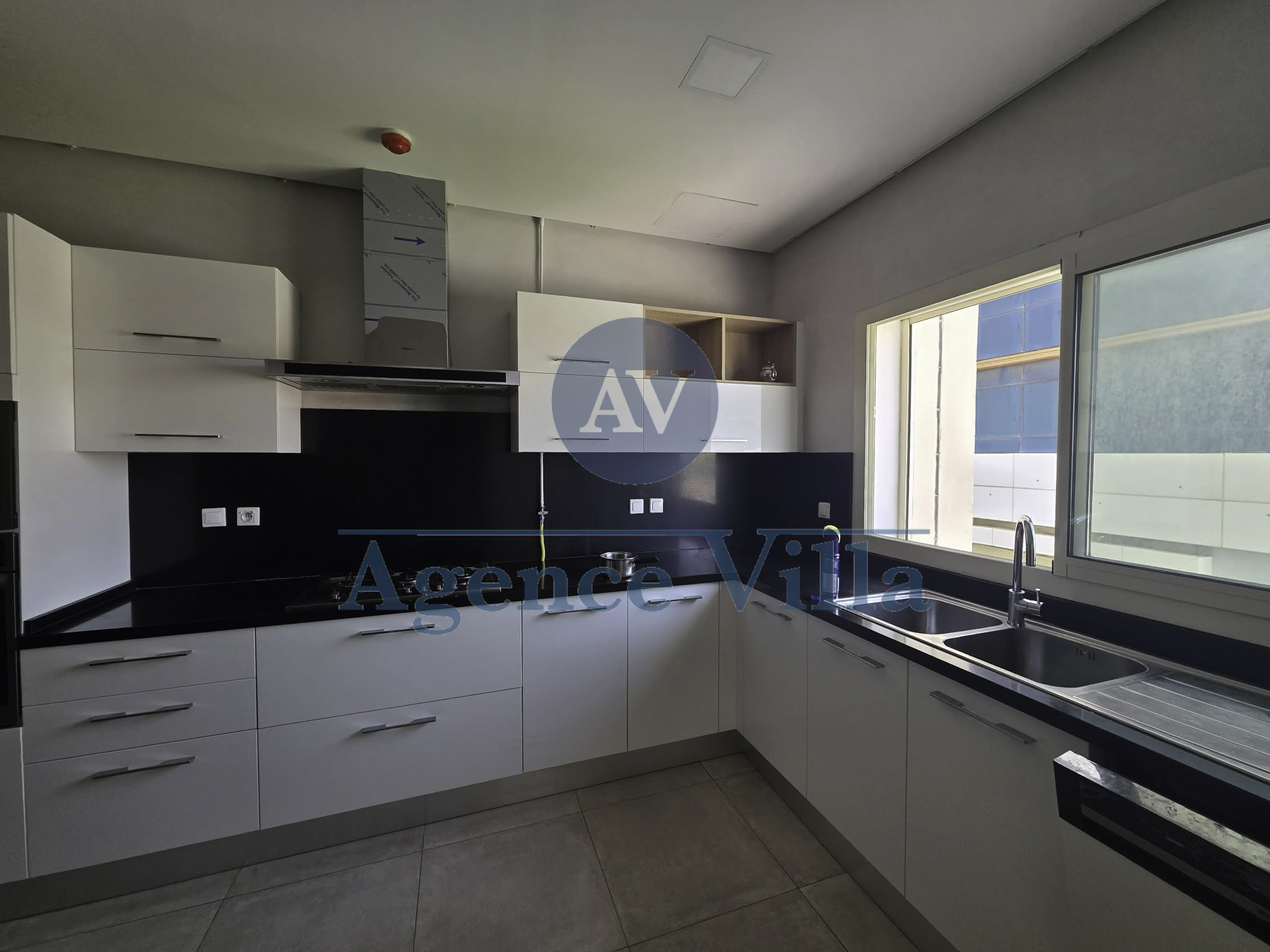 La Marsa&nbsp;Berge Du Lac&nbsp;Location&nbsp;Appart. 3 pi�ces&nbsp;Appartement s2 meubl� avec tersasse au lac 2