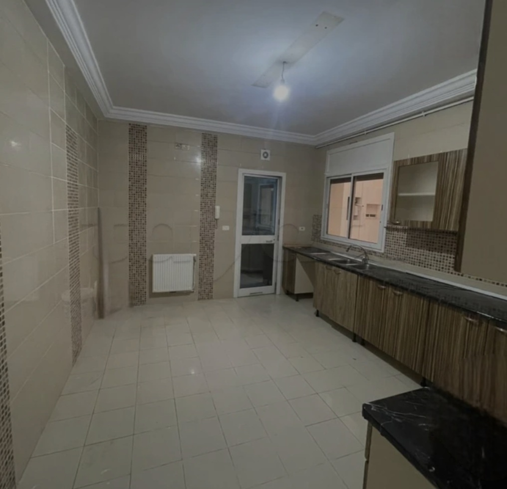 Cite El Khadra&nbsp;Zone urbaine nord&nbsp;Location&nbsp;Appart. 4 pi�ces&nbsp;Appartement s plus 4 au centre urbain nord