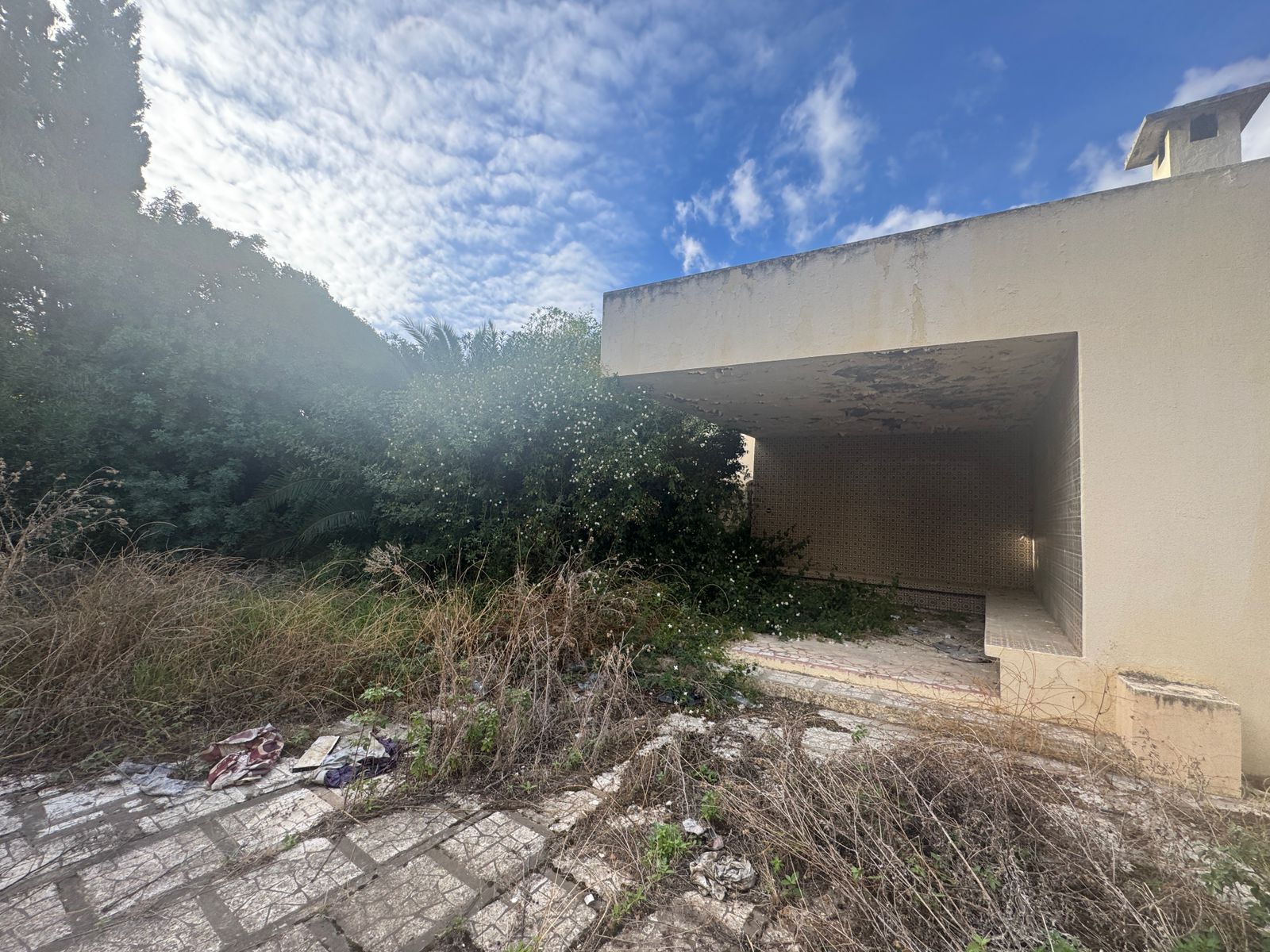 El Menzah&nbsp;El Menzah 1&nbsp;Vente&nbsp;Maisons&nbsp;Villa de coin avec grand potentiel � menzah 1