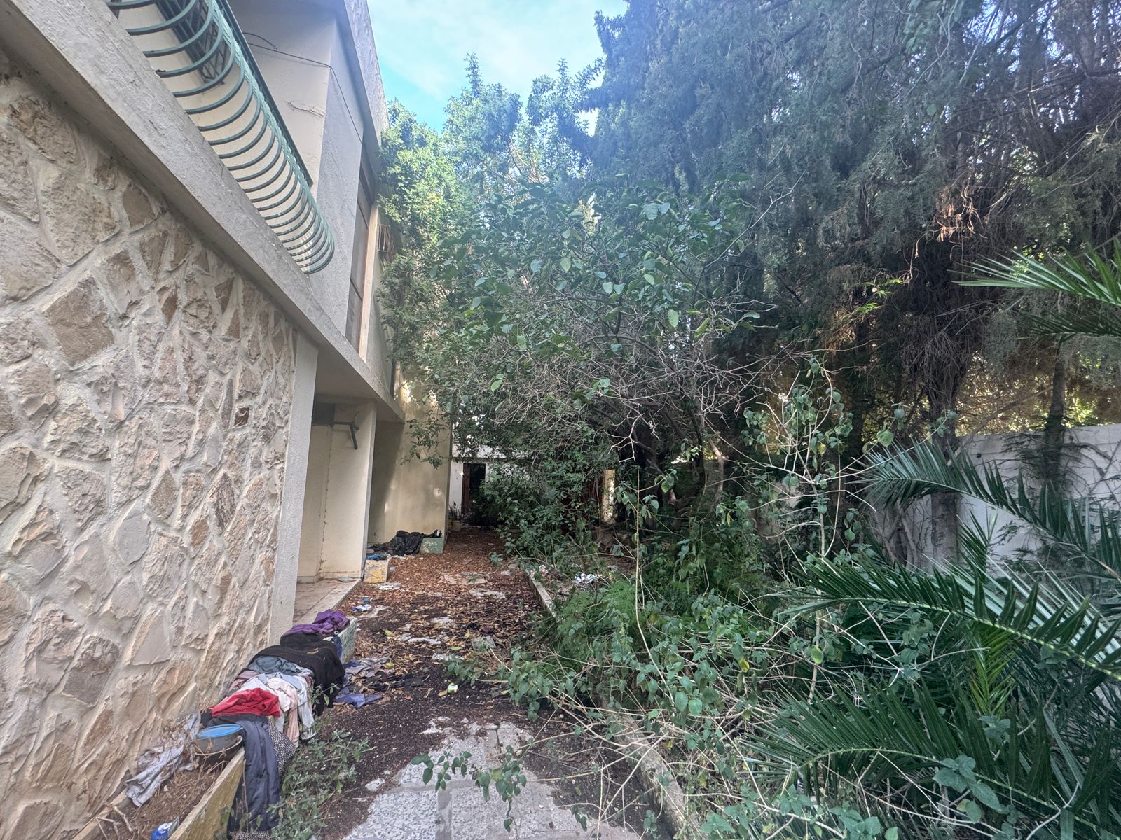 El Menzah&nbsp;El Menzah 1&nbsp;Vente&nbsp;Maisons&nbsp;Villa de coin avec grand potentiel � menzah 1