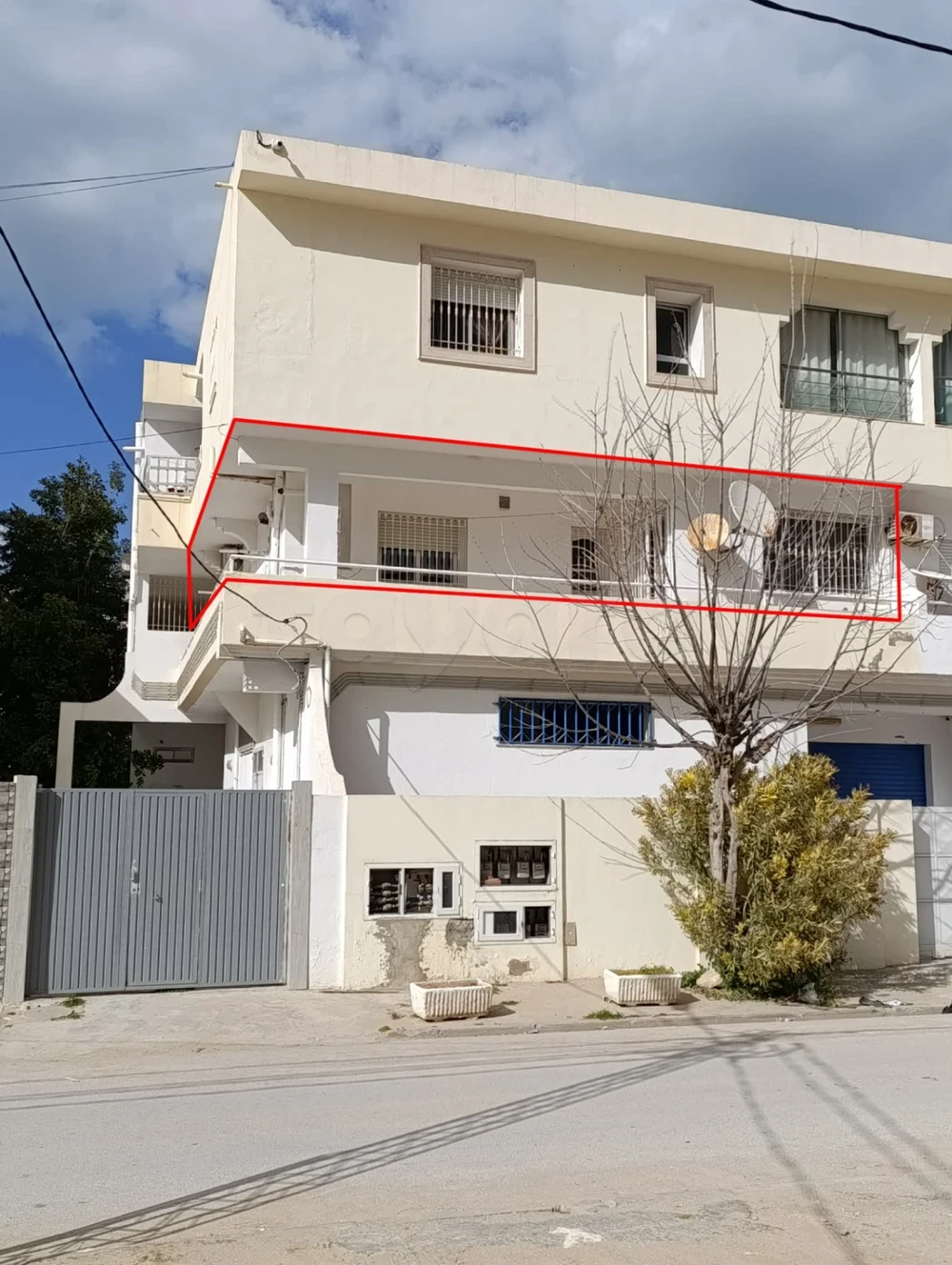 Bou Mhel El Bassatine&nbsp;Cite El Mouna&nbsp;Vente&nbsp;Appart. 4 pi�ces&nbsp;Tres grand salon avec 2 chambre