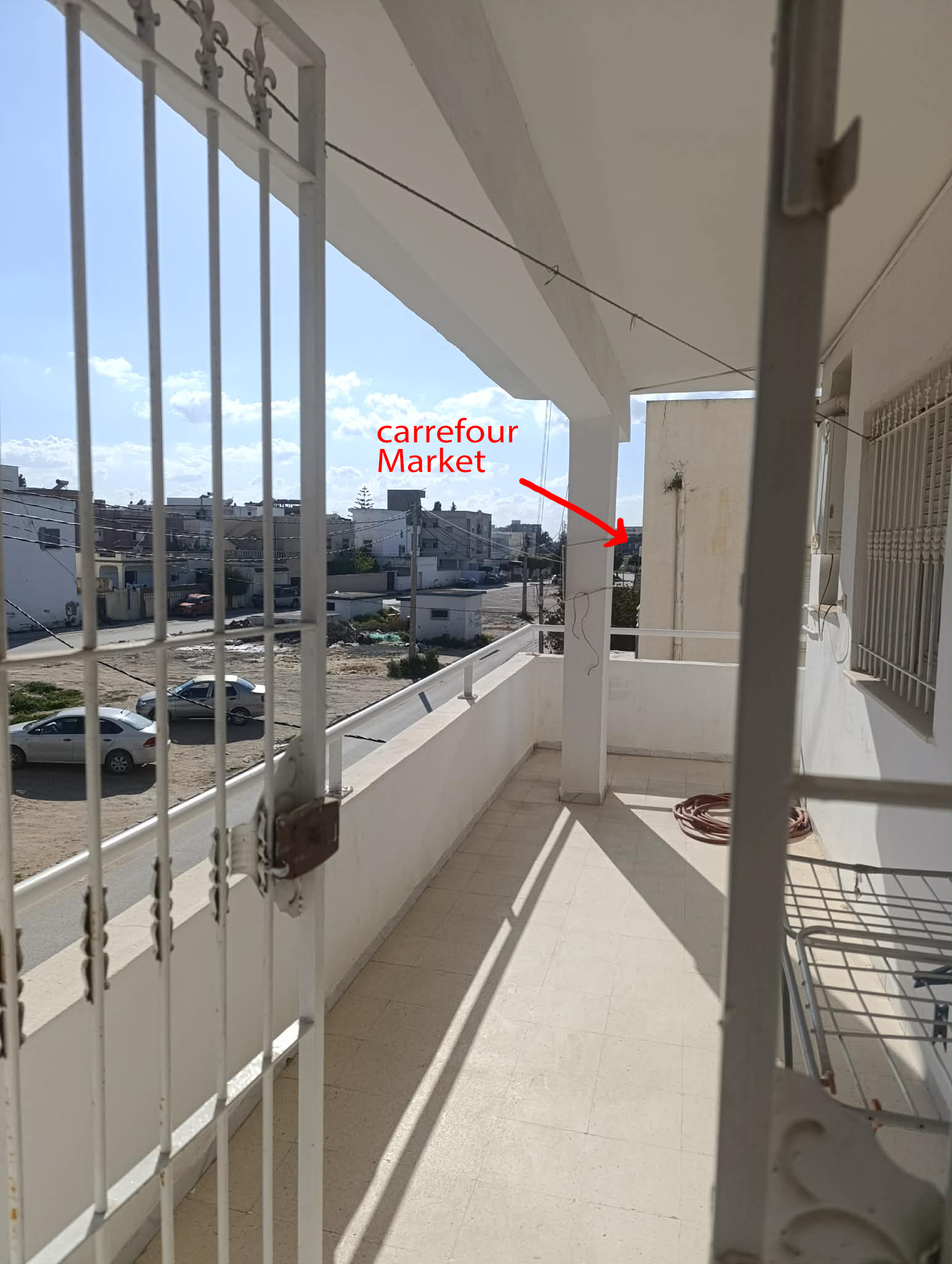 Bou Mhel El Bassatine&nbsp;Cite El Mouna&nbsp;Vente&nbsp;Appart. 4 pi�ces&nbsp;Tres grand salon avec 2 chambre