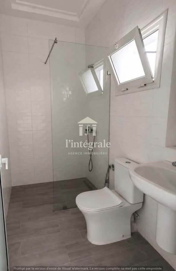 El Menzah&nbsp;El Menzah 4&nbsp;Location&nbsp;Appart. 4 pi�ces&nbsp;S4 �tage de villa