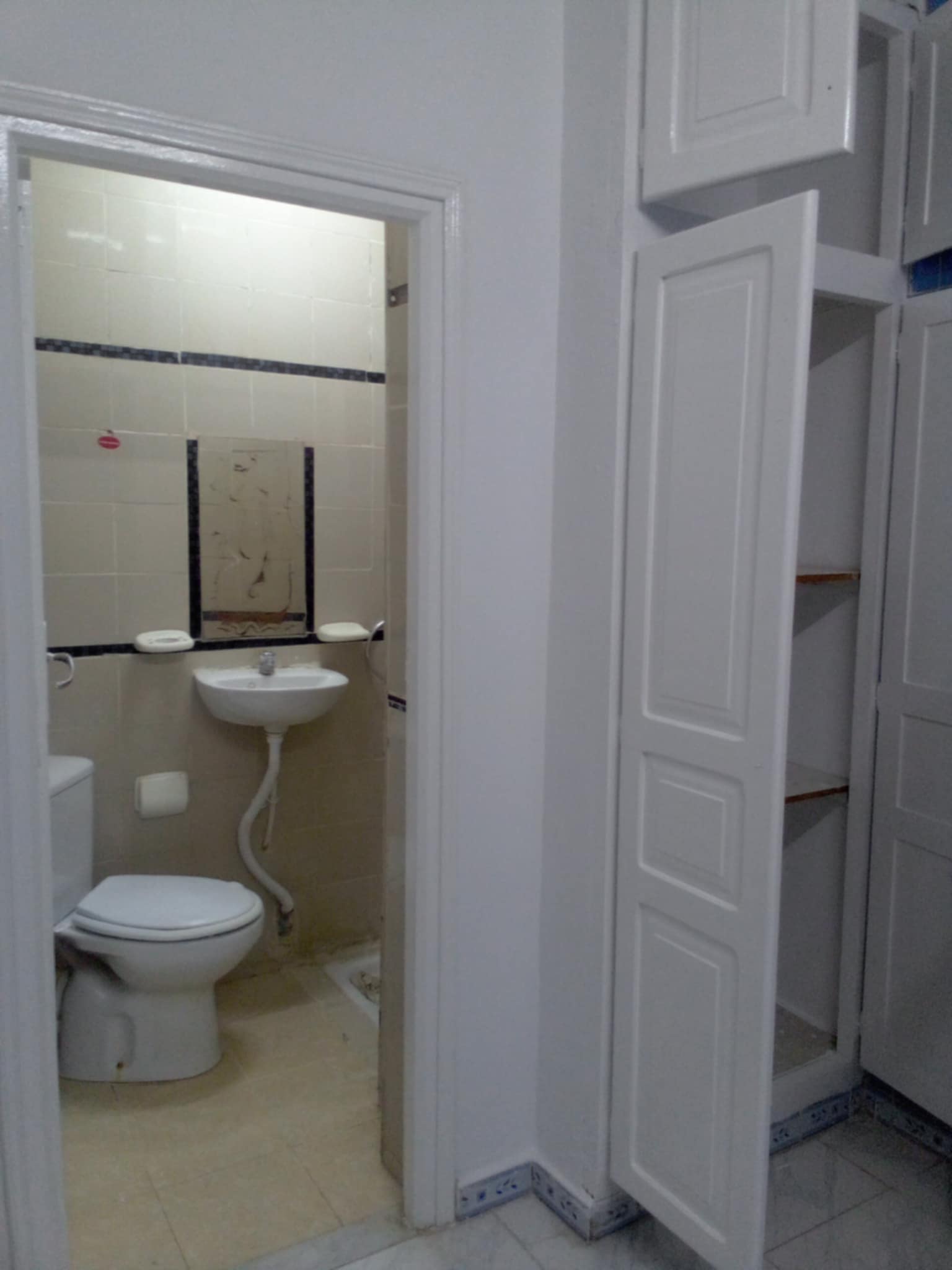 La Soukra&nbsp;Borj Louzir&nbsp;Location&nbsp;Appart. 3 pi�ces&nbsp;Etage de villa
