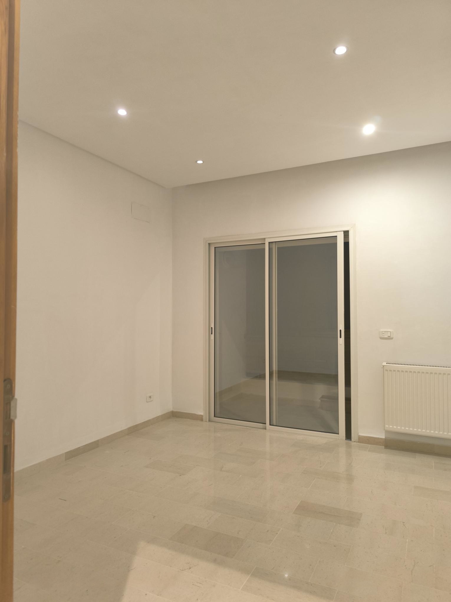 La Marsa&nbsp;El Aouina&nbsp;Location&nbsp;Appart. 4 pi�ces&nbsp;Etage de villa s3