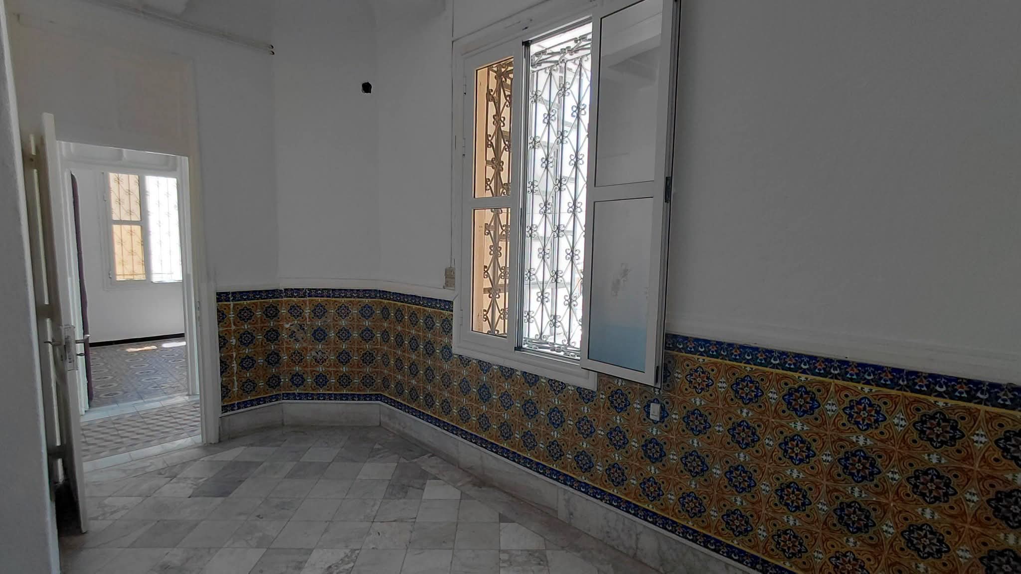 Cite El Khadra&nbsp;Kheireddine Pacha&nbsp;Bureaux & Commerces&nbsp;Bureau&nbsp;Bureau 3 pi�ces a khairedine bacha wb4506