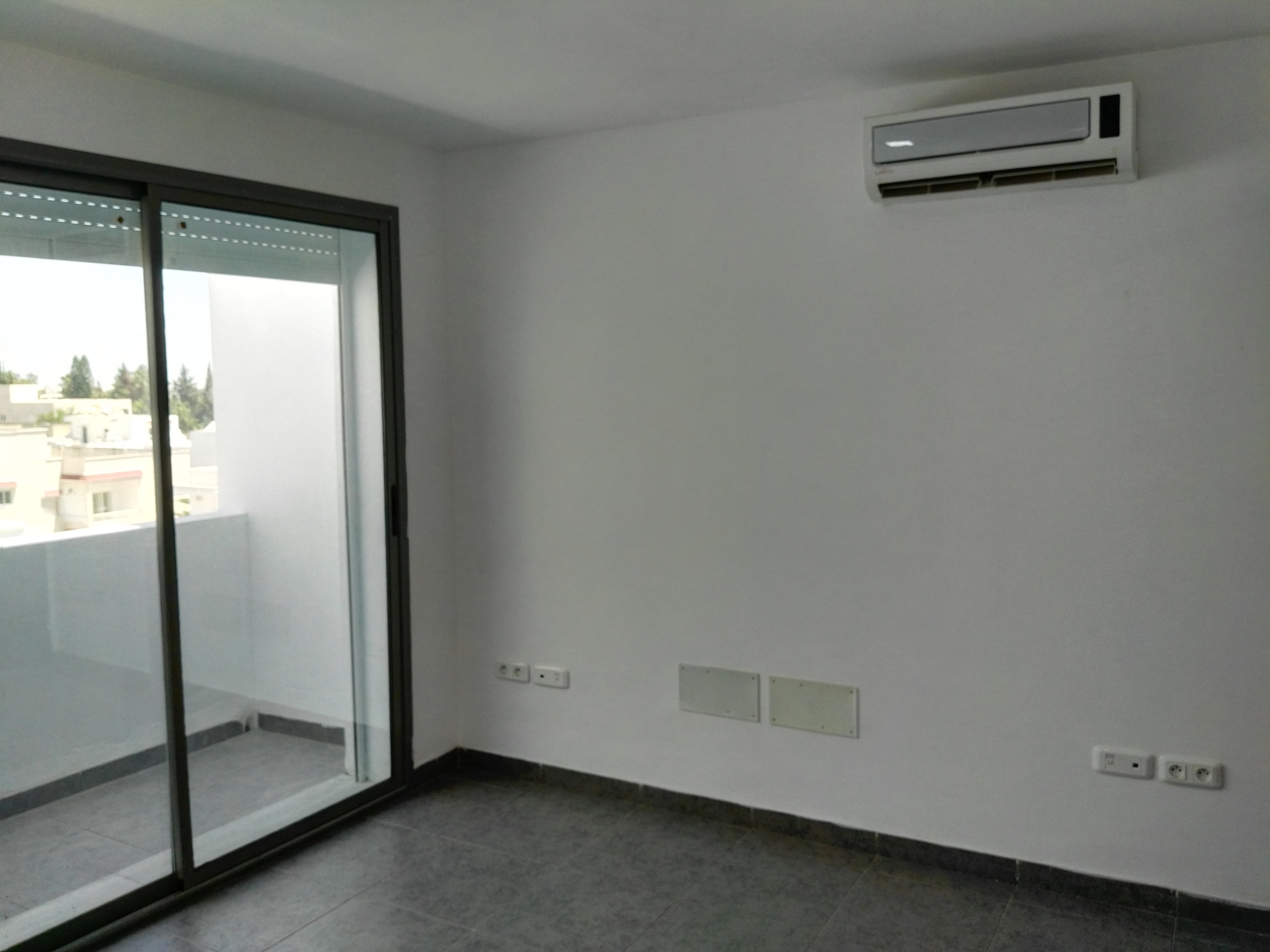 Ariana Ville&nbsp;Ariana&nbsp;Bureaux & Commerces&nbsp;Bureau&nbsp;Cabinet m�dical � proximit� h�pital materi ariana