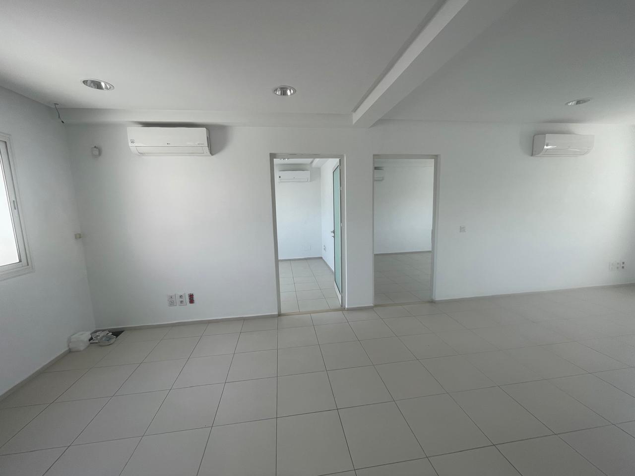 El Menzah&nbsp;El Manar 2&nbsp;Location&nbsp;Appart. 5 pi�ces+&nbsp;Bureaux avec open space et places de parking