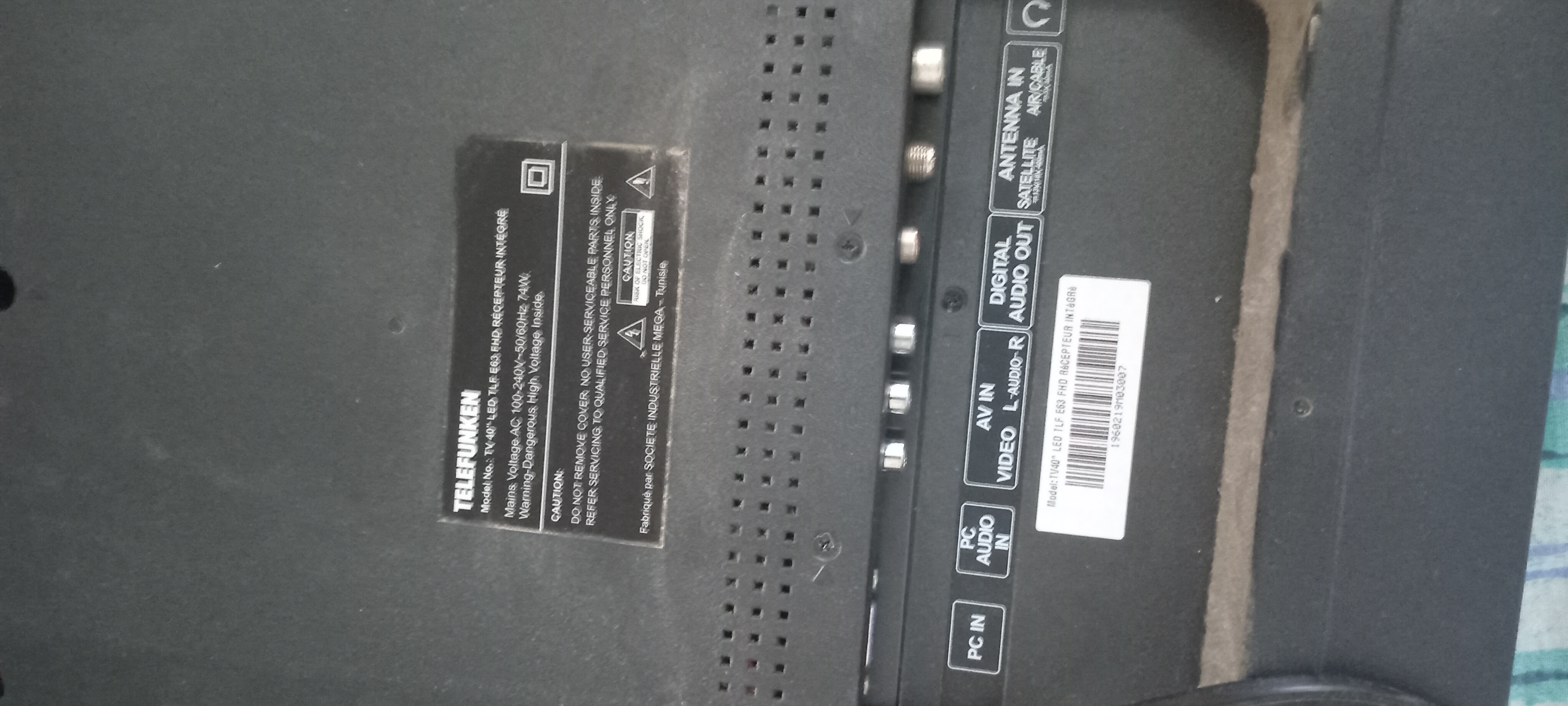 Ariana Ville&nbsp;Ariana&nbsp;T�l�viseur&nbsp;T�l�. LCD&nbsp;Telefunken 40 pouces necessite reparation