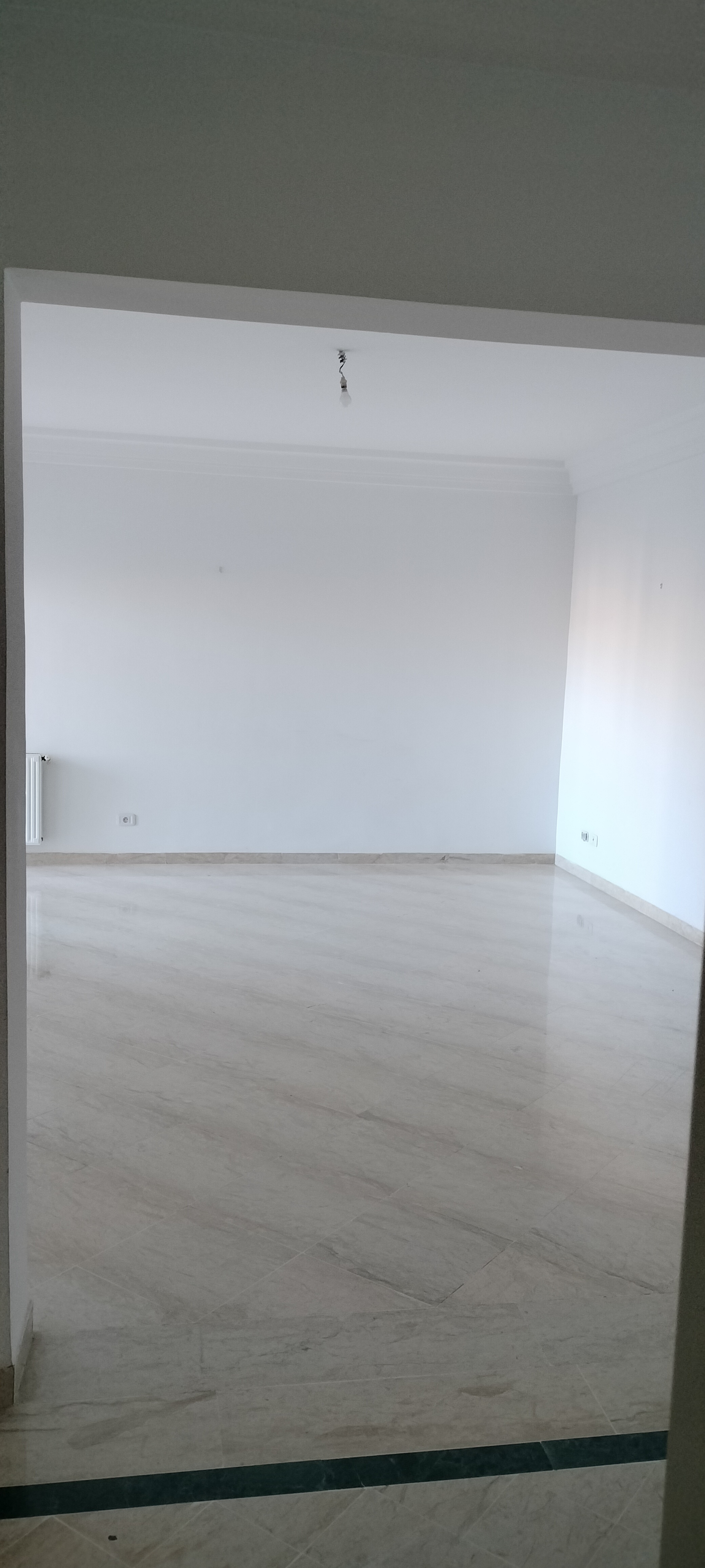 Mnihla&nbsp;Jardins d'el Menzah&nbsp;Vente&nbsp;Appart. 4 pi�ces&nbsp;Jolie  appart s3 hs avec parking