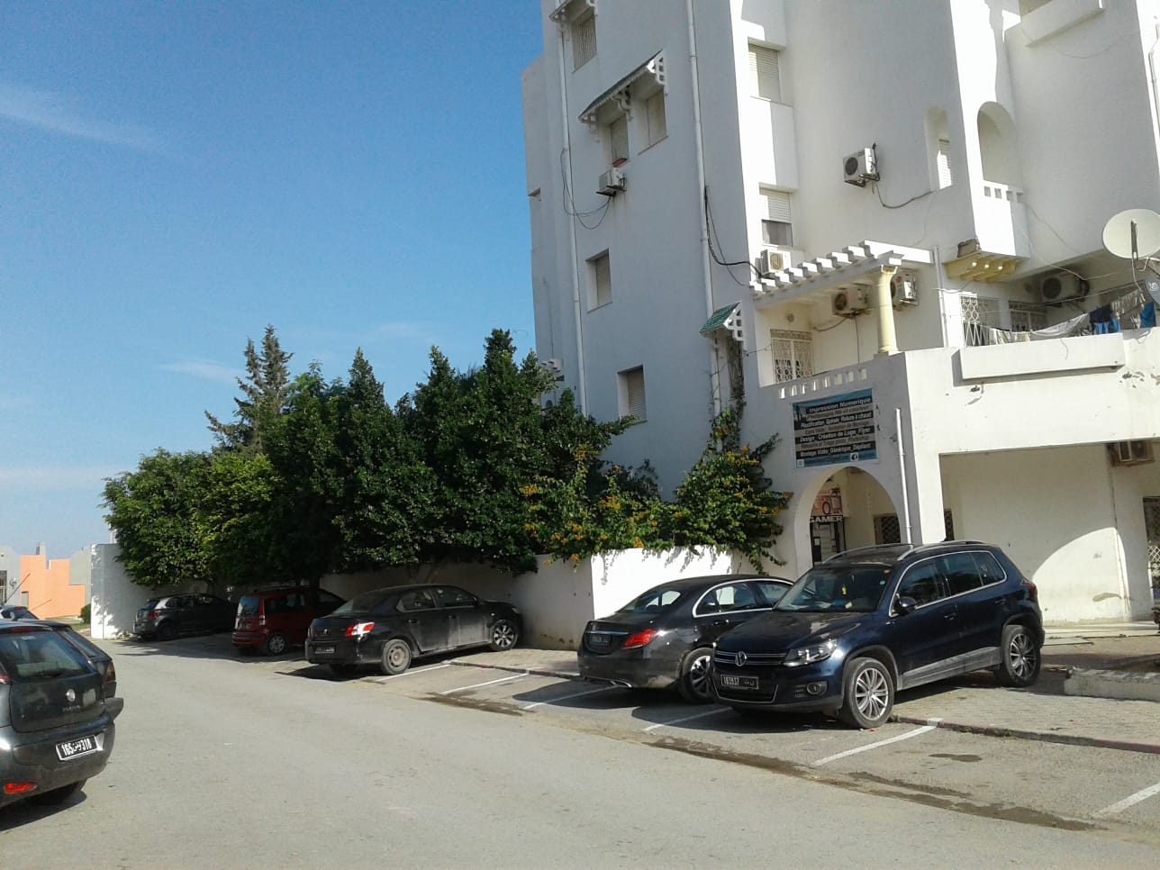 La Soukra&nbsp;Borj Louzir&nbsp;Vente&nbsp;Autre&nbsp;Apparemment � cit� hedi nouira ariana