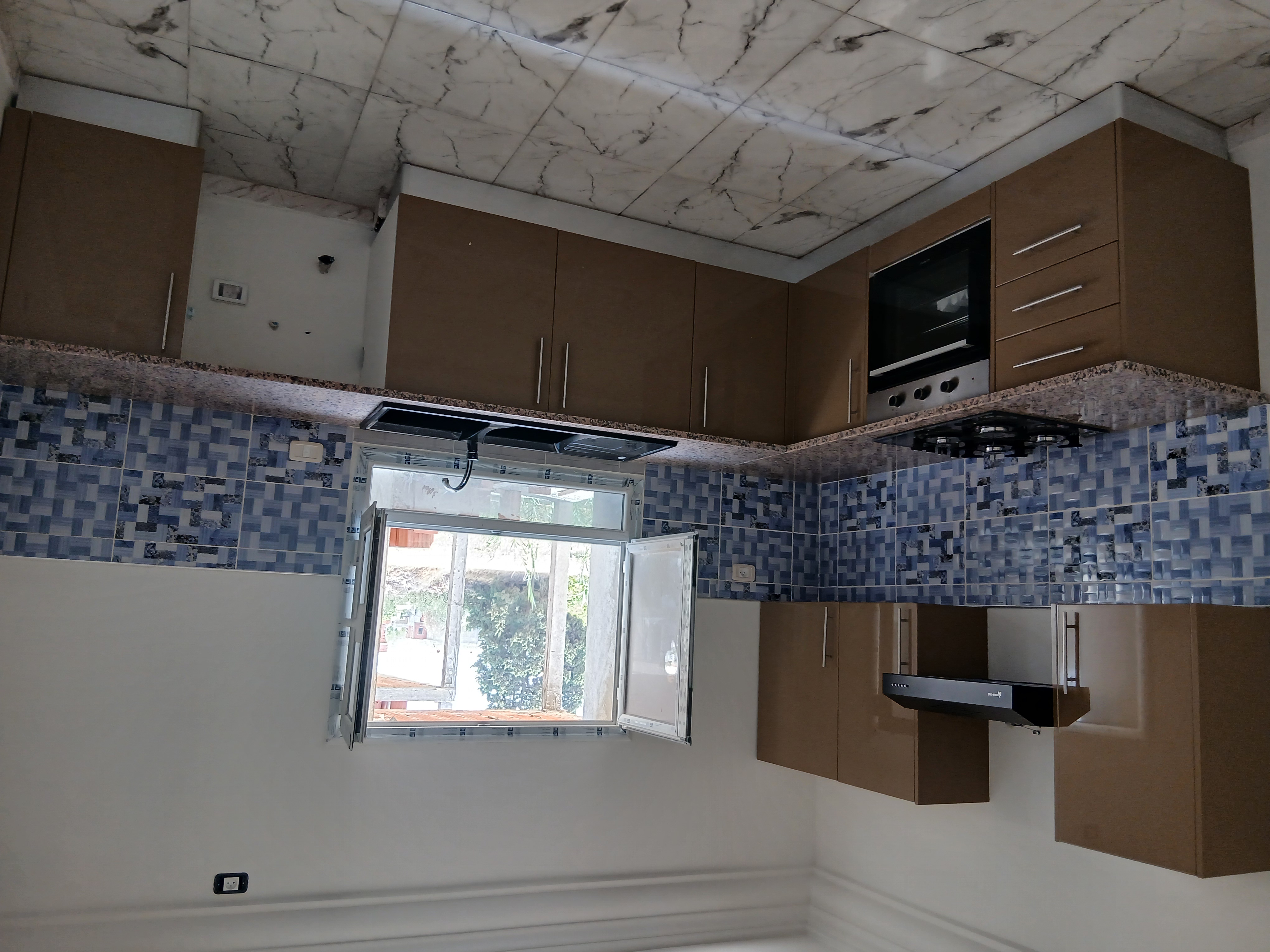Akouda&nbsp;Chatt Meriem&nbsp;Vente&nbsp;Maisons&nbsp;Immeuble neuf r2 surfaces500m2  3 appartements