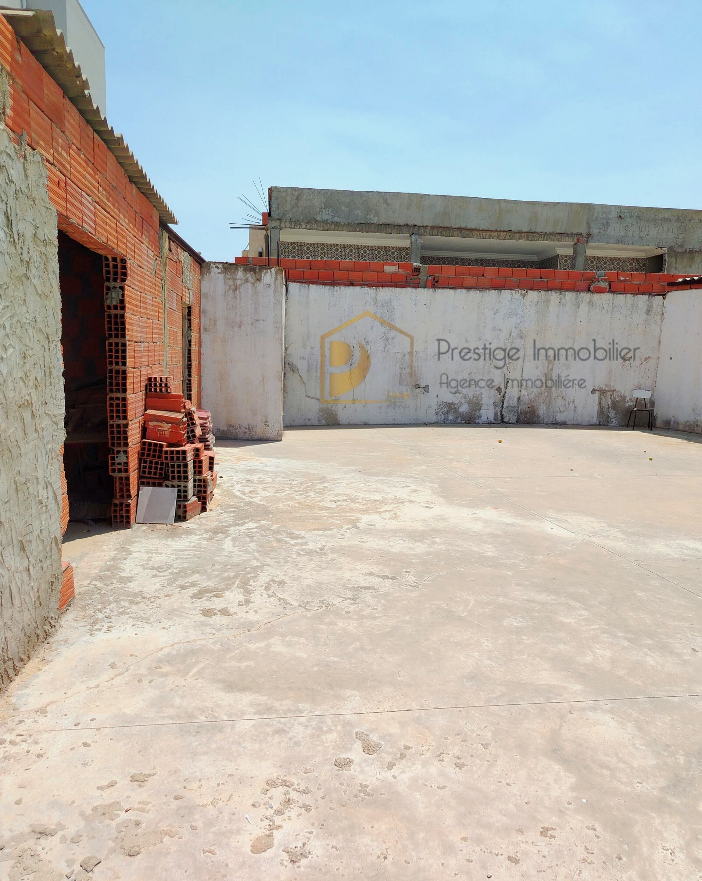 Hammam Chatt&nbsp;Borj Cedria&nbsp;Vente&nbsp;Surfaces&nbsp;Terrain plus 2 locaux commerciaux