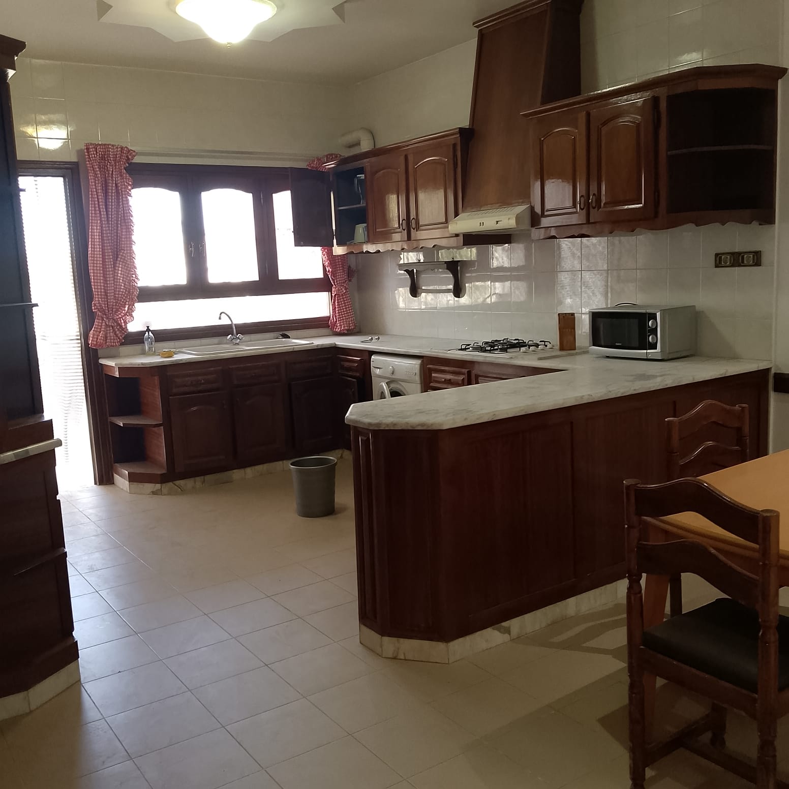 El Menzah&nbsp;El Menzah 9&nbsp;Vente&nbsp;Maisons&nbsp;Une magnifique villa de 3 niveaux � menzah9b