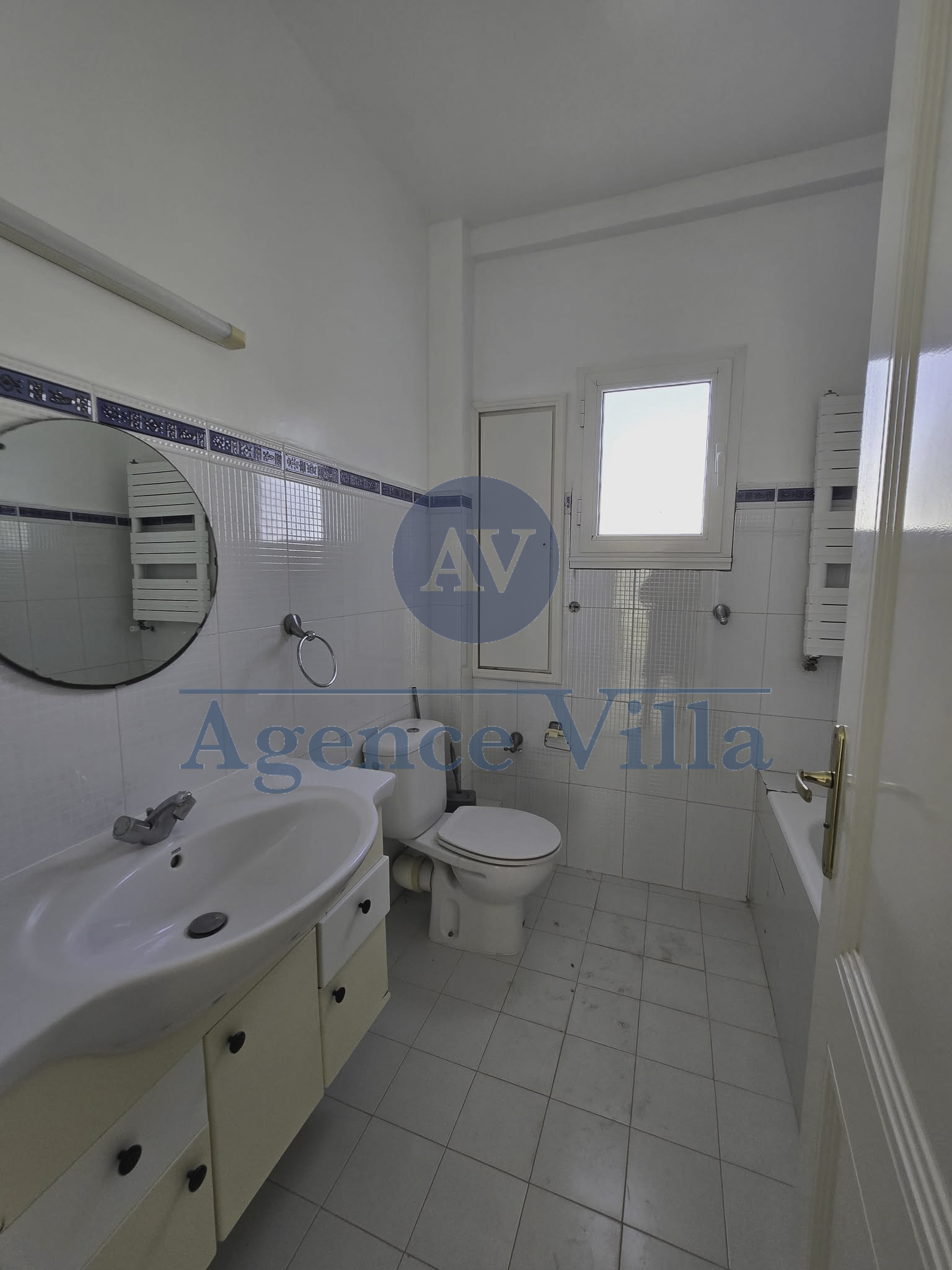 La Soukra&nbsp;La Soukra&nbsp;Vente&nbsp;Appart. 5 pi�ces+&nbsp;Appartement de 140m2 s4 � la soukra
