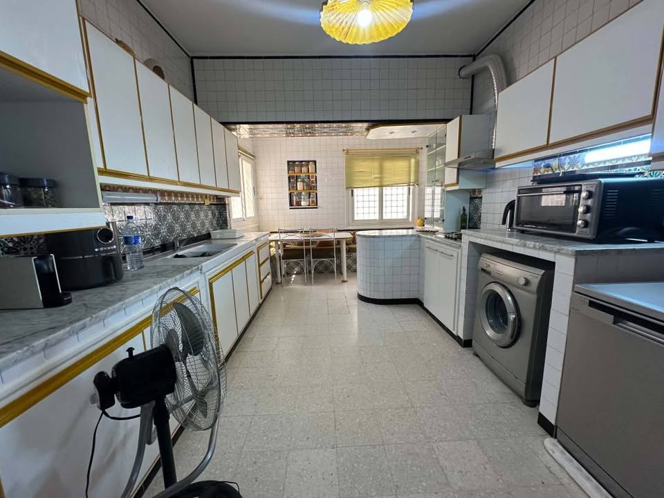 El Menzah&nbsp;El Menzah 9&nbsp;Vente&nbsp;Maisons&nbsp;Magnifique villa avec trois niveaux i � menzah 9