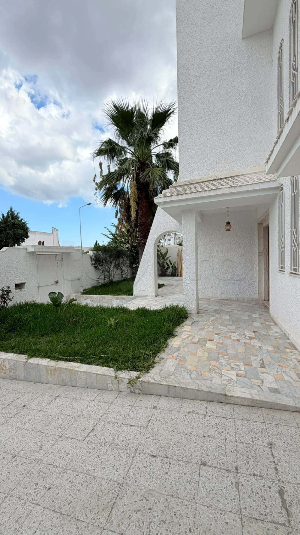 El Menzah&nbsp;El Menzah 9&nbsp;Vente&nbsp;Maisons&nbsp;Prestigieuse villa a menzah 9a
