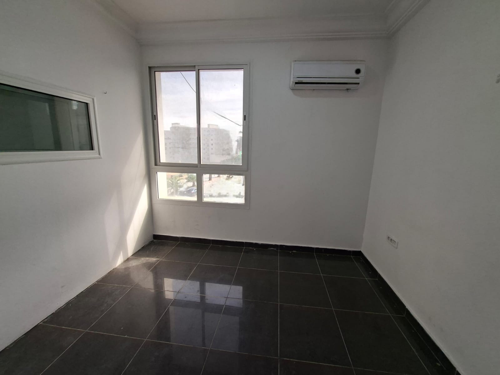 Ariana Ville&nbsp;Cite Ennasr 2&nbsp;Location&nbsp;Appart. 3 pi�ces&nbsp;Bureau a plus 3 � ennaser 2
