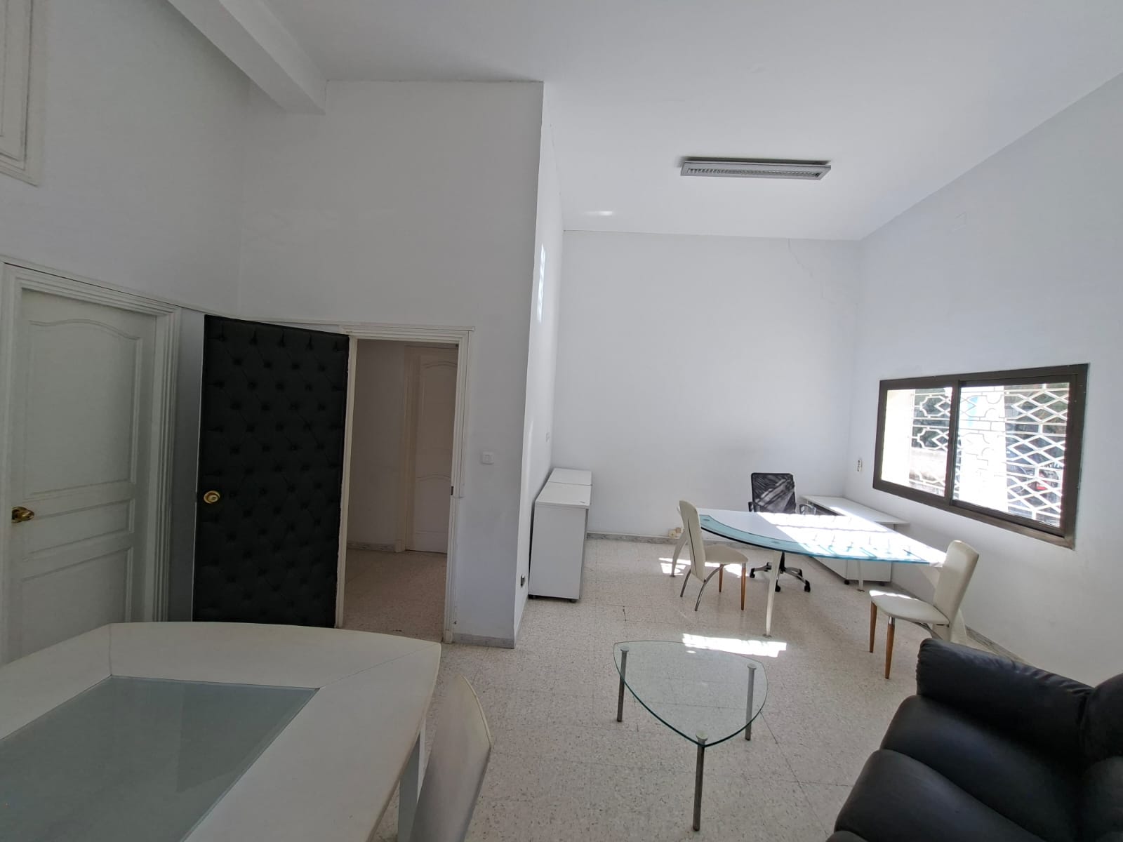 Cite El Khadra&nbsp;Zone urbaine nord&nbsp;Location&nbsp;Appart. 5 pi�ces+&nbsp;Bureau a plus 4 au centre urbain nord