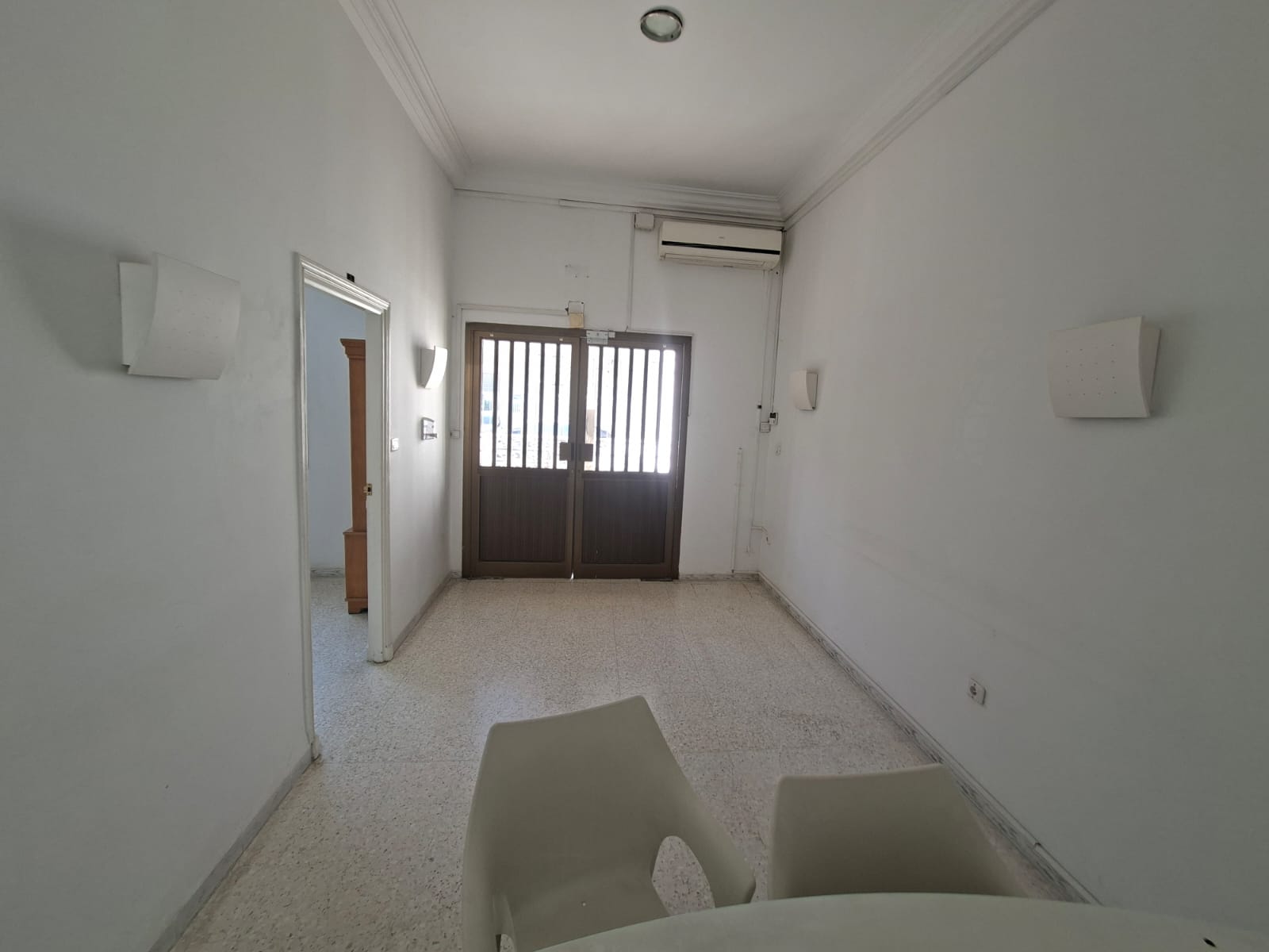 Cite El Khadra&nbsp;Zone urbaine nord&nbsp;Location&nbsp;Appart. 5 pi�ces+&nbsp;Bureau a plus 4 au centre urbain nord